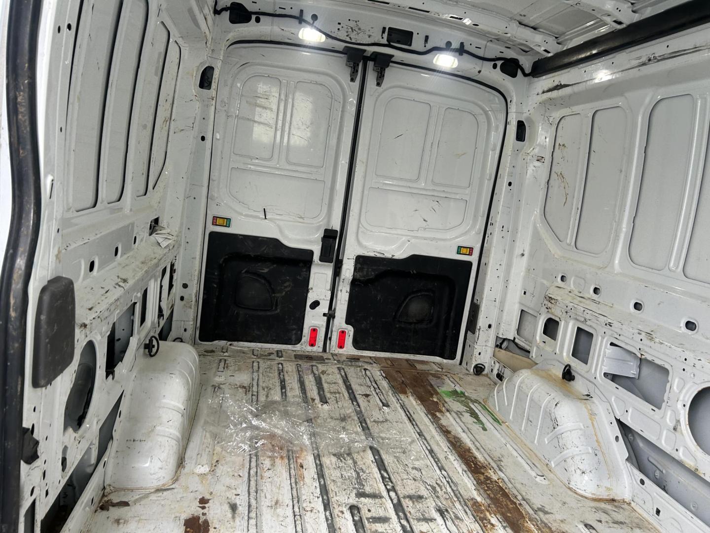 2020 White Ford Transit 250 Van Med. Roof w/Sliding Pass. 130-in. WB (1FTBR1C8XLK) with an 3.5L V6 DOHC 24V engine, 6A transmission, located at 1687 Business 35 S, New Braunfels, TX, 78130, (830) 625-7159, 29.655487, -98.051491 - Photo#5