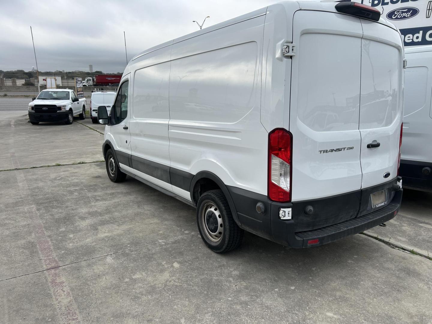 2020 White Ford Transit 250 Van Med. Roof w/Sliding Pass. 130-in. WB (1FTBR1C8XLK) with an 3.5L V6 DOHC 24V engine, 6A transmission, located at 1687 Business 35 S, New Braunfels, TX, 78130, (830) 625-7159, 29.655487, -98.051491 - Photo#7