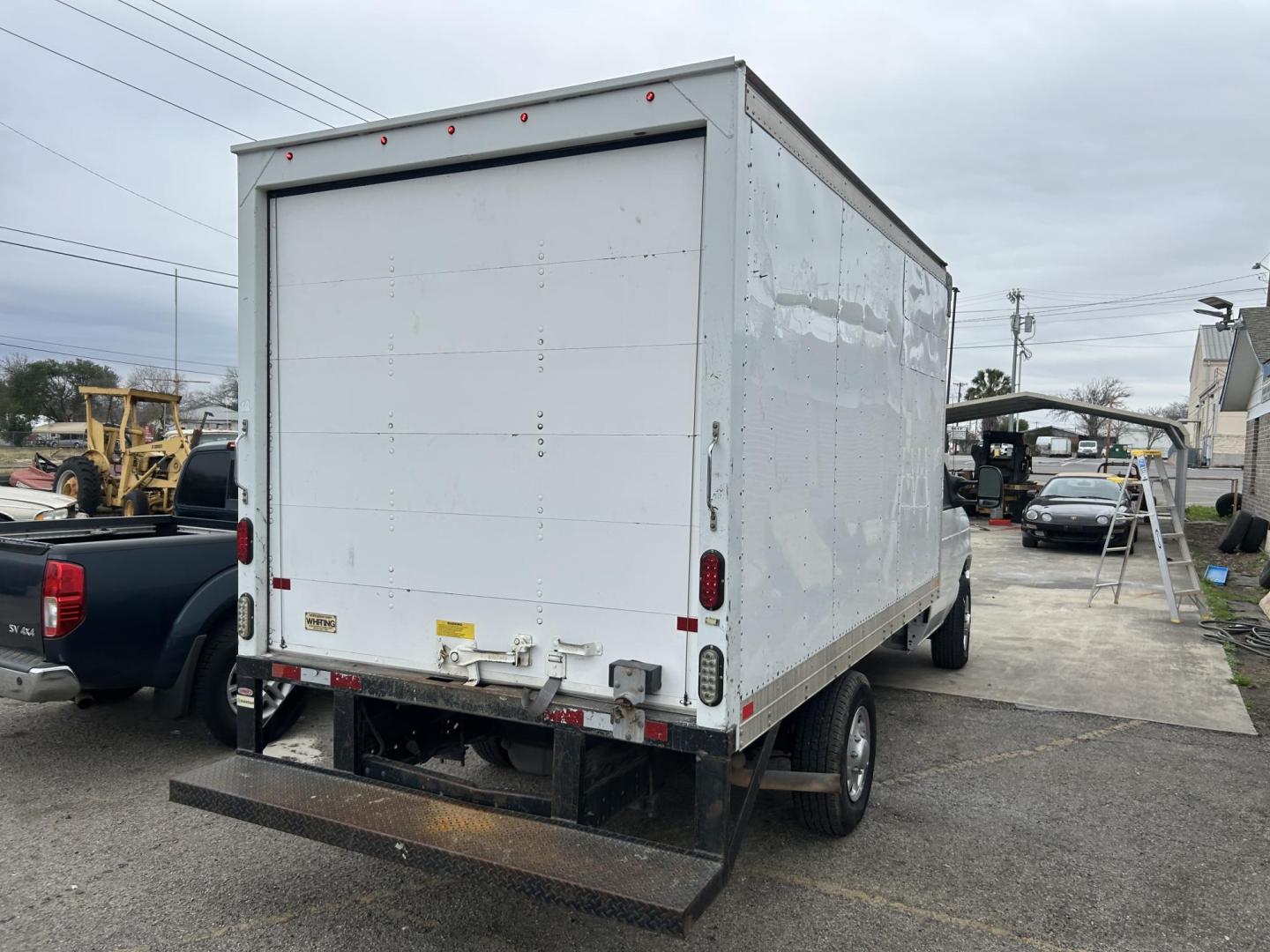 2016 White Ford E-Series Van E-350 Super Duty (1FDWE3FS1GD) with an 6.8L V10 SOHC 20V engine, located at 1687 Business 35 S, New Braunfels, TX, 78130, (830) 625-7159, 29.655487, -98.051491 - Photo#4
