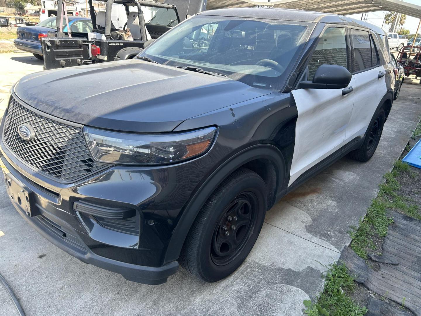 2020 Black Ford Explorer Police 4WD (1FM5K8AB5LG) with an 3.3L V6 DOHC 24V engine, 10A transmission, located at 1687 Business 35 S, New Braunfels, TX, 78130, (830) 625-7159, 29.655487, -98.051491 - Photo#0