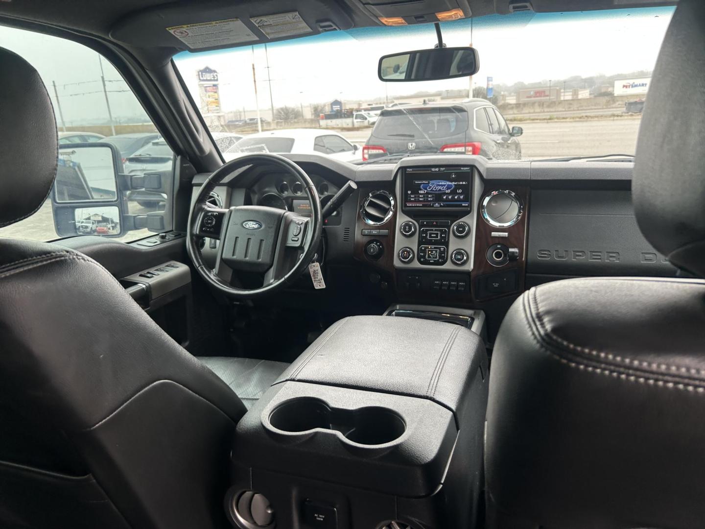 2014 Silver Ford F-250 SD LariatCrew Cab 4WD (1FT7W2BT5EE) with an 6.7L V8 OHV 16V DIESEL engine, 6-Speed Automatic transmission, located at 1687 Business 35 S, New Braunfels, TX, 78130, (830) 625-7159, 29.655487, -98.051491 - Photo#5