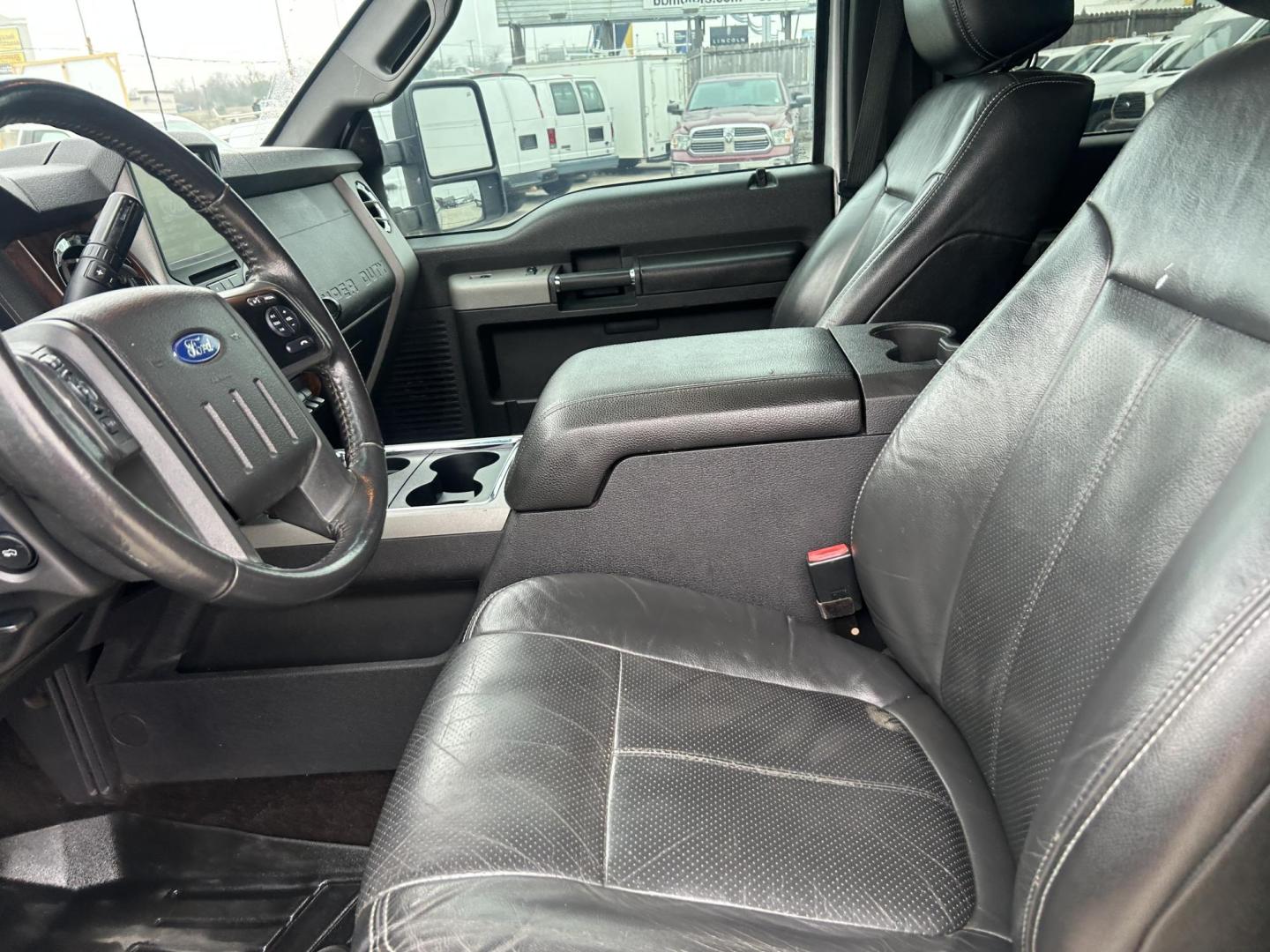 2014 Silver Ford F-250 SD LariatCrew Cab 4WD (1FT7W2BT5EE) with an 6.7L V8 OHV 16V DIESEL engine, 6-Speed Automatic transmission, located at 1687 Business 35 S, New Braunfels, TX, 78130, (830) 625-7159, 29.655487, -98.051491 - Photo#11