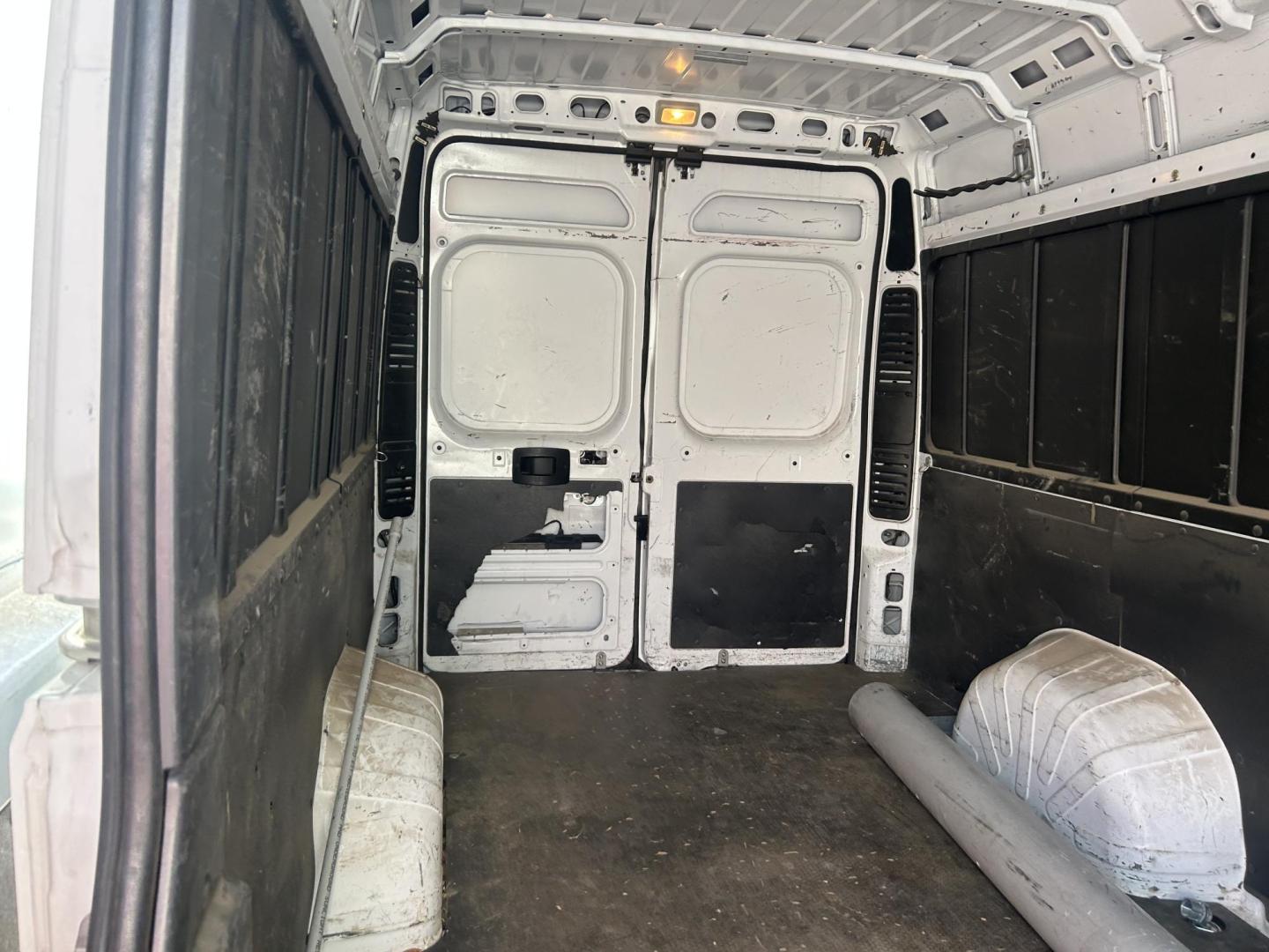 2022 White RAM Promaster 3500 High Roof 159-in. WB Ext (3C6MRVJG6NE) with an 3.6L V6 engine, 6A transmission, located at 1687 Business 35 S, New Braunfels, TX, 78130, (830) 625-7159, 29.655487, -98.051491 - Photo#6