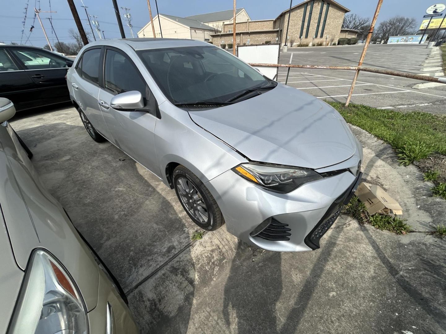 2017 Silver Toyota Corolla SE CVT (5YFBURHE1HP) with an 1.8L L4 DOHC 16V engine, CVT transmission, located at 1687 Business 35 S, New Braunfels, TX, 78130, (830) 625-7159, 29.655487, -98.051491 - Photo#1