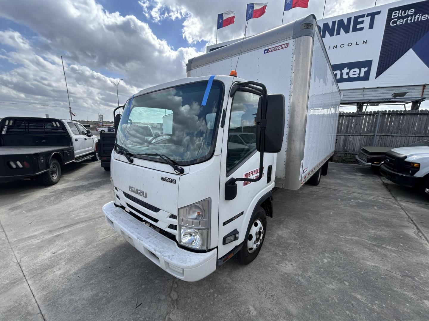 2019 White Isuzu NPR - (54DB4W1B9KS) , located at 1687 Business 35 S, New Braunfels, TX, 78130, (830) 625-7159, 29.655487, -98.051491 - Photo#0