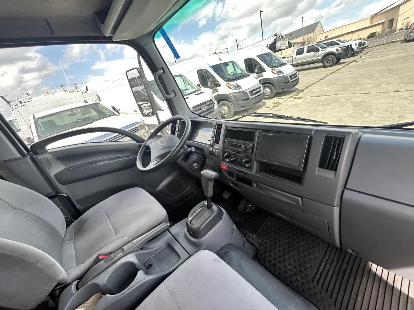 2019 White Isuzu NPR - (54DB4W1B9KS) , located at 1687 Business 35 S, New Braunfels, TX, 78130, (830) 625-7159, 29.655487, -98.051491 - Photo#3