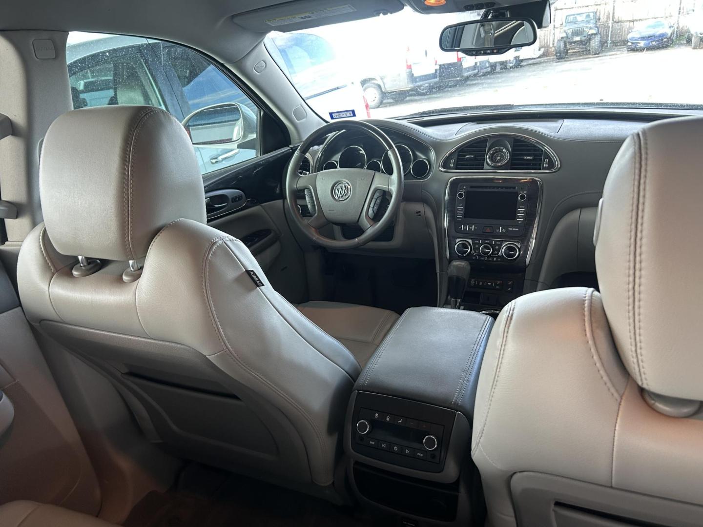 2016 White Buick Enclave Leather FWD (5GAKRBKD8GJ) with an 3.6L V6 DOHC 24V engine, 6-Speed Automatic Overdrive transmission, located at 1687 Business 35 S, New Braunfels, TX, 78130, (830) 625-7159, 29.655487, -98.051491 - Photo#6