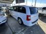 2015 White Chrysler Town & Country Limited (2C4RC1GG5FR) with an 3.6L V6 DOHC 24V engine, 6-Speed Automatic transmission, located at 1687 Business 35 S, New Braunfels, TX, 78130, (830) 625-7159, 29.655487, -98.051491 - Photo#8