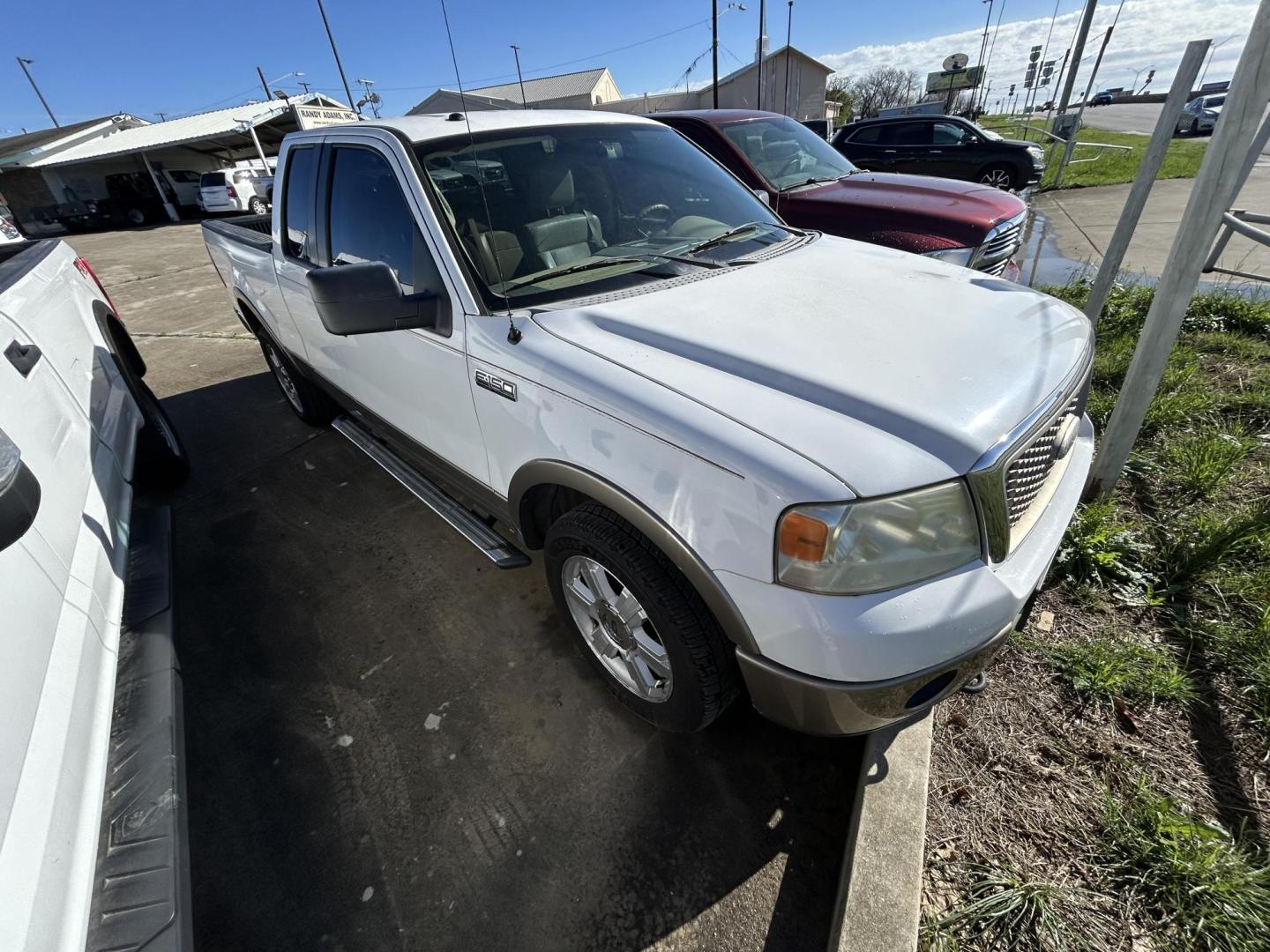 2006 White Ford F-150 FX4 SuperCab (1FTPX14566N) with an 5.4L V6 SOHC 16V engine, 4-Speed Automatic Overdrive transmission, located at 1687 Business 35 S, New Braunfels, TX, 78130, (830) 625-7159, 29.655487, -98.051491 - Photo#1