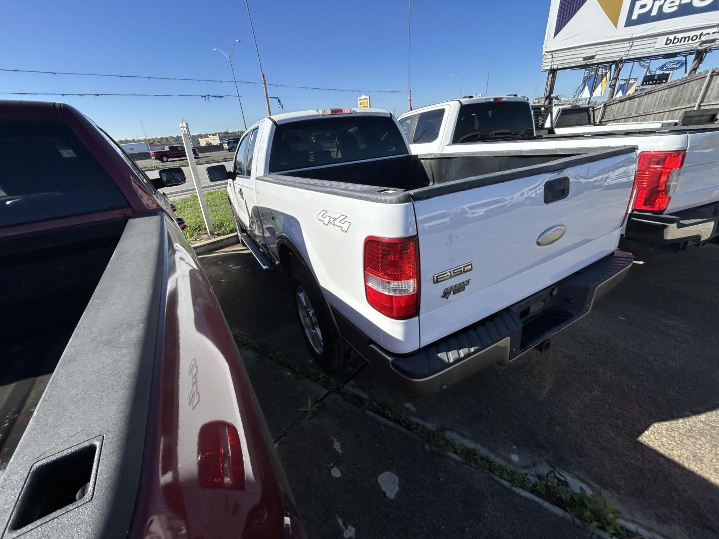 2006 White Ford F-150 FX4 SuperCab (1FTPX14566N) with an 5.4L V6 SOHC 16V engine, 4-Speed Automatic Overdrive transmission, located at 1687 Business 35 S, New Braunfels, TX, 78130, (830) 625-7159, 29.655487, -98.051491 - Photo#7