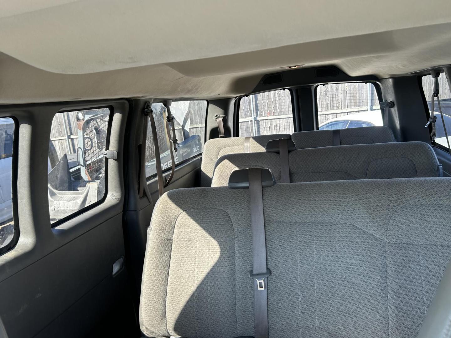 2019 White Chevrolet Express LT 3500 (*1GAZGMFP5K) with an 4.3L V6 DOHC 24V engine, 6A transmission, located at 1687 Business 35 S, New Braunfels, TX, 78130, (830) 625-7159, 29.655487, -98.051491 - Photo#10