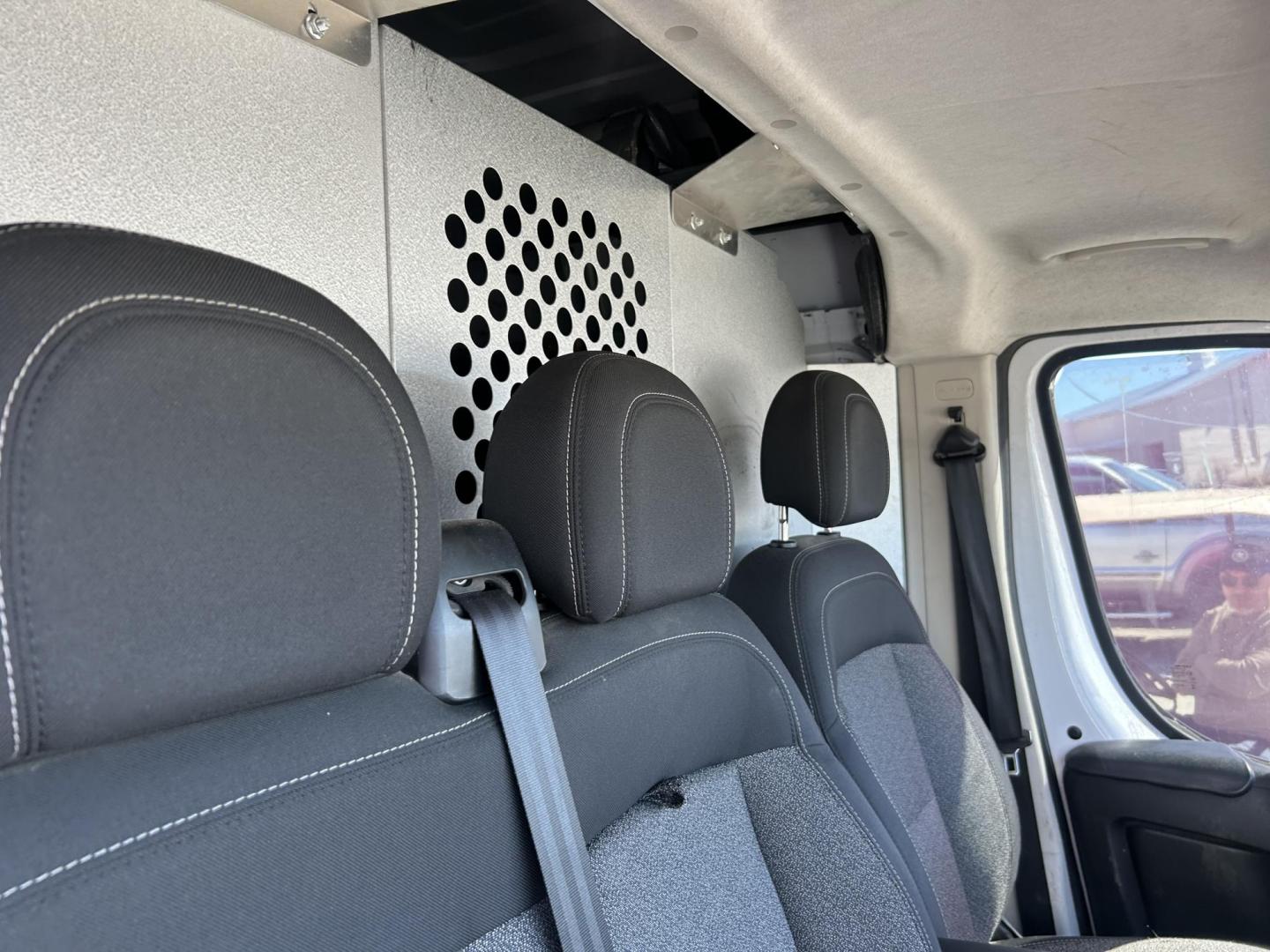 2020 White RAM Promaster 3500 High Roof Tradesman 159-in. WB Ext (3C6URVJG3LE) with an 3.6L V6 engine, 6A transmission, located at 1687 Business 35 S, New Braunfels, TX, 78130, (830) 625-7159, 29.655487, -98.051491 - Photo#4