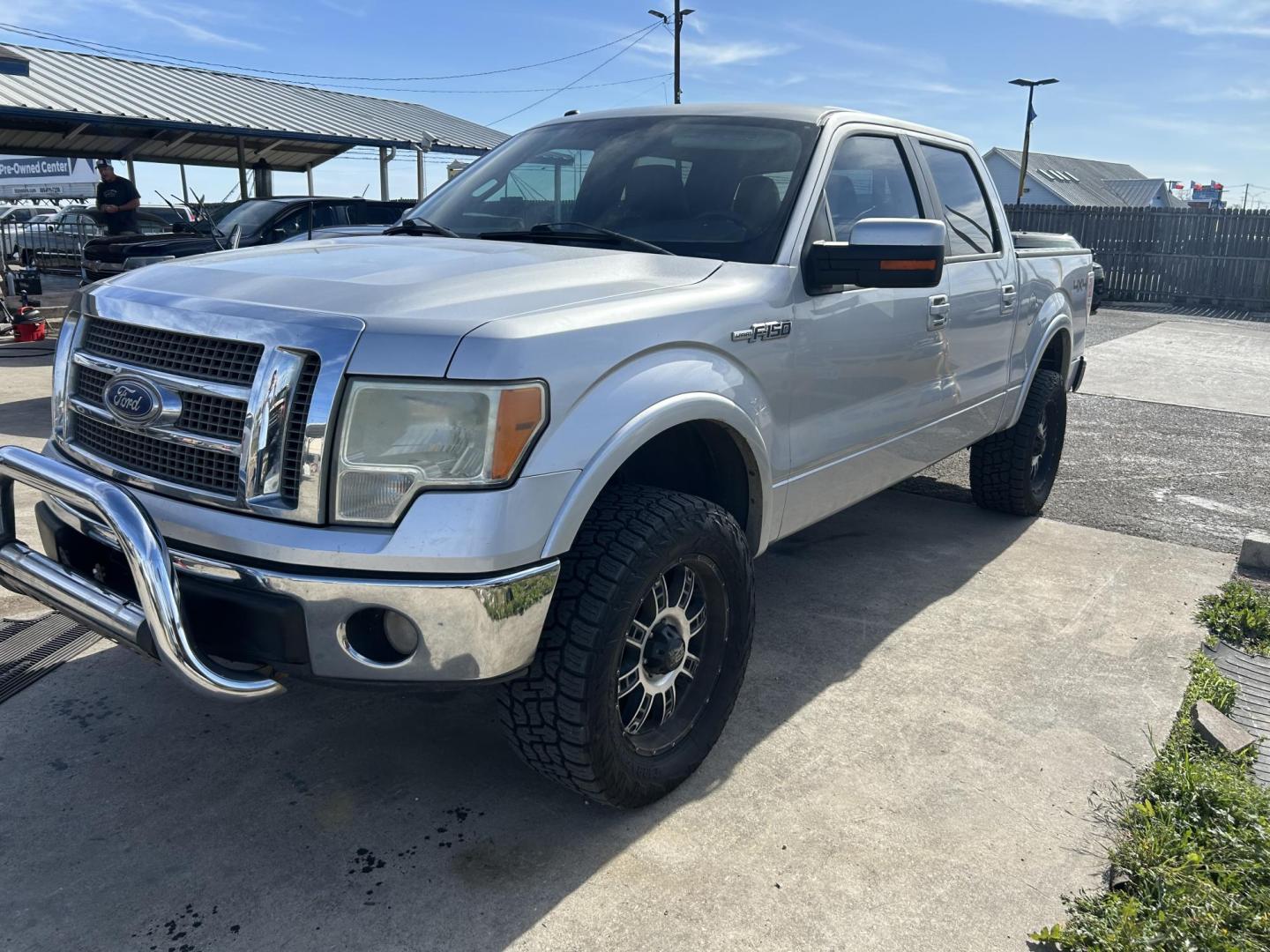 2010 Silver Ford F-150 Lariat SuperCrew 5.5-ft. Bed 4WD (1FTFW1EV1AK) with an 5.4L V8 SOHC 24V FFV engine, 4-Speed Automatic transmission, located at 1687 Business 35 S, New Braunfels, TX, 78130, (830) 625-7159, 29.655487, -98.051491 - Photo#0