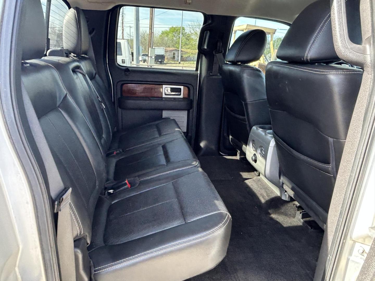 2010 Silver Ford F-150 Lariat SuperCrew 5.5-ft. Bed 4WD (1FTFW1EV1AK) with an 5.4L V8 SOHC 24V FFV engine, 4-Speed Automatic transmission, located at 1687 Business 35 S, New Braunfels, TX, 78130, (830) 625-7159, 29.655487, -98.051491 - Photo#6