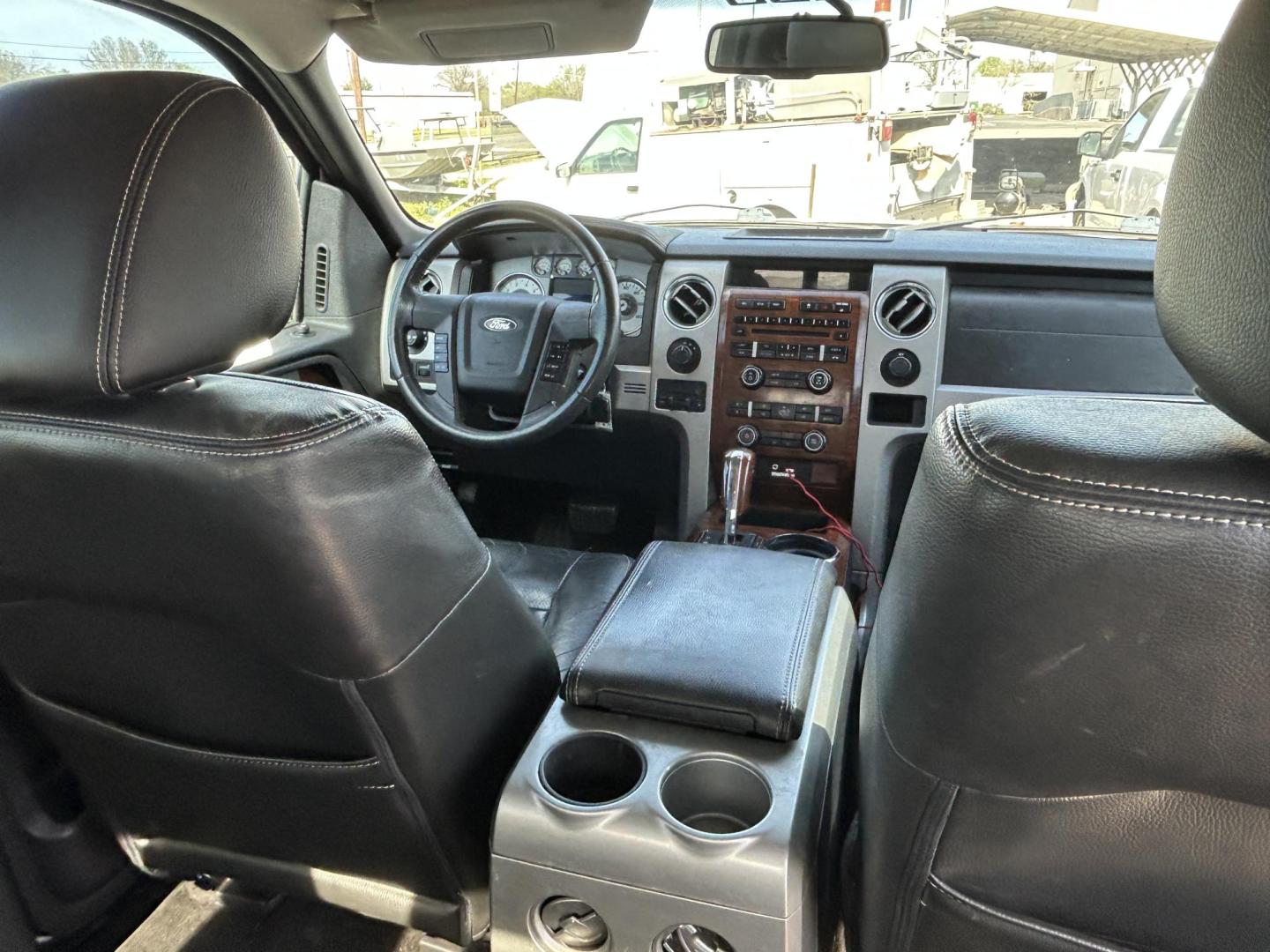 2010 Silver Ford F-150 Lariat SuperCrew 5.5-ft. Bed 4WD (1FTFW1EV1AK) with an 5.4L V8 SOHC 24V FFV engine, 4-Speed Automatic transmission, located at 1687 Business 35 S, New Braunfels, TX, 78130, (830) 625-7159, 29.655487, -98.051491 - Photo#7