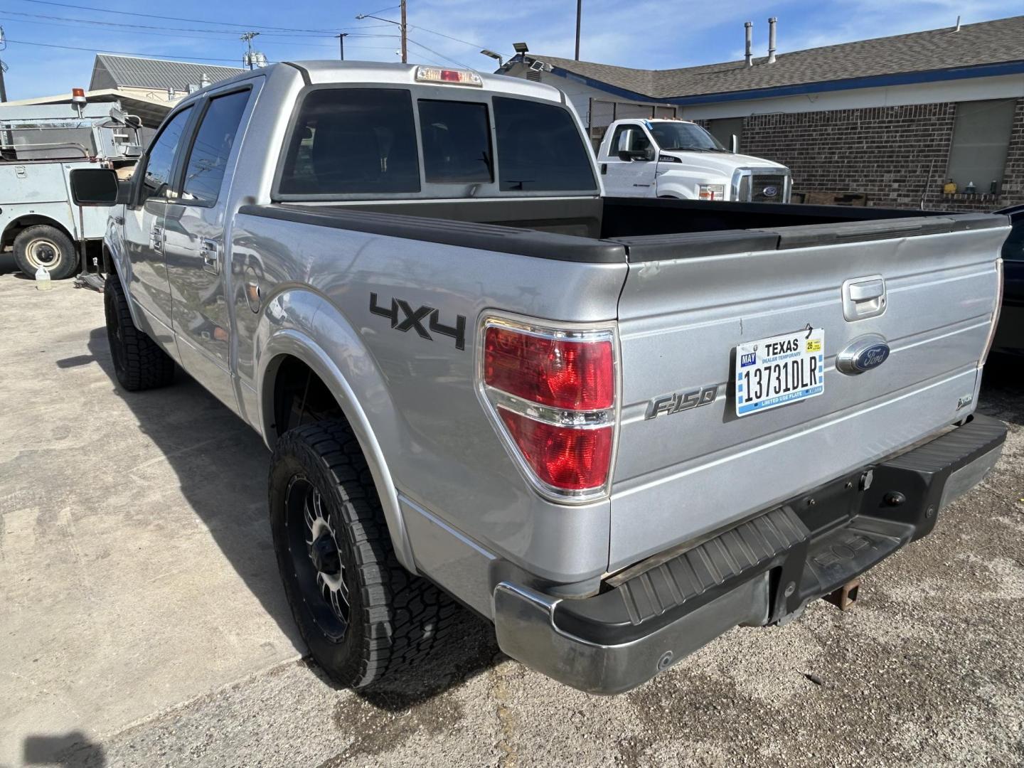 2010 Silver Ford F-150 Lariat SuperCrew 5.5-ft. Bed 4WD (1FTFW1EV1AK) with an 5.4L V8 SOHC 24V FFV engine, 4-Speed Automatic transmission, located at 1687 Business 35 S, New Braunfels, TX, 78130, (830) 625-7159, 29.655487, -98.051491 - Photo#9