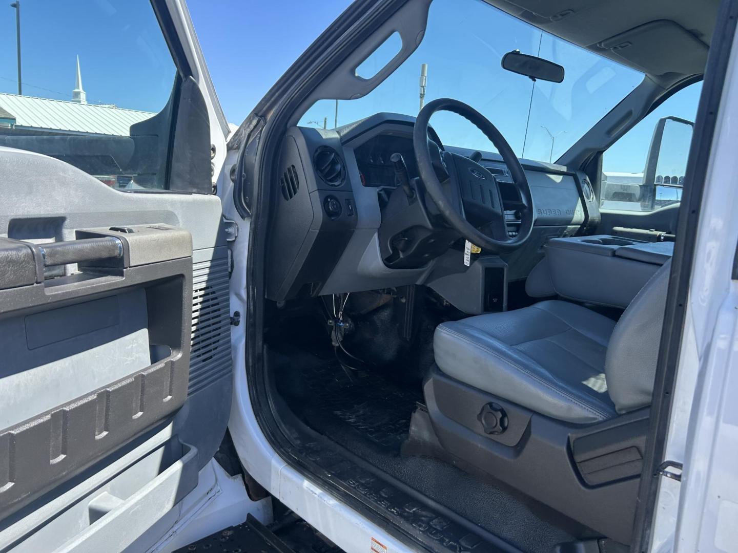 2017 White Ford F-650 Regular Cab 2WD DRW (1FDNF6DC3HD) with an 6.7L V8 DIESEL engine, located at 1687 Business 35 S, New Braunfels, TX, 78130, (830) 625-7159, 29.655487, -98.051491 - Photo#9