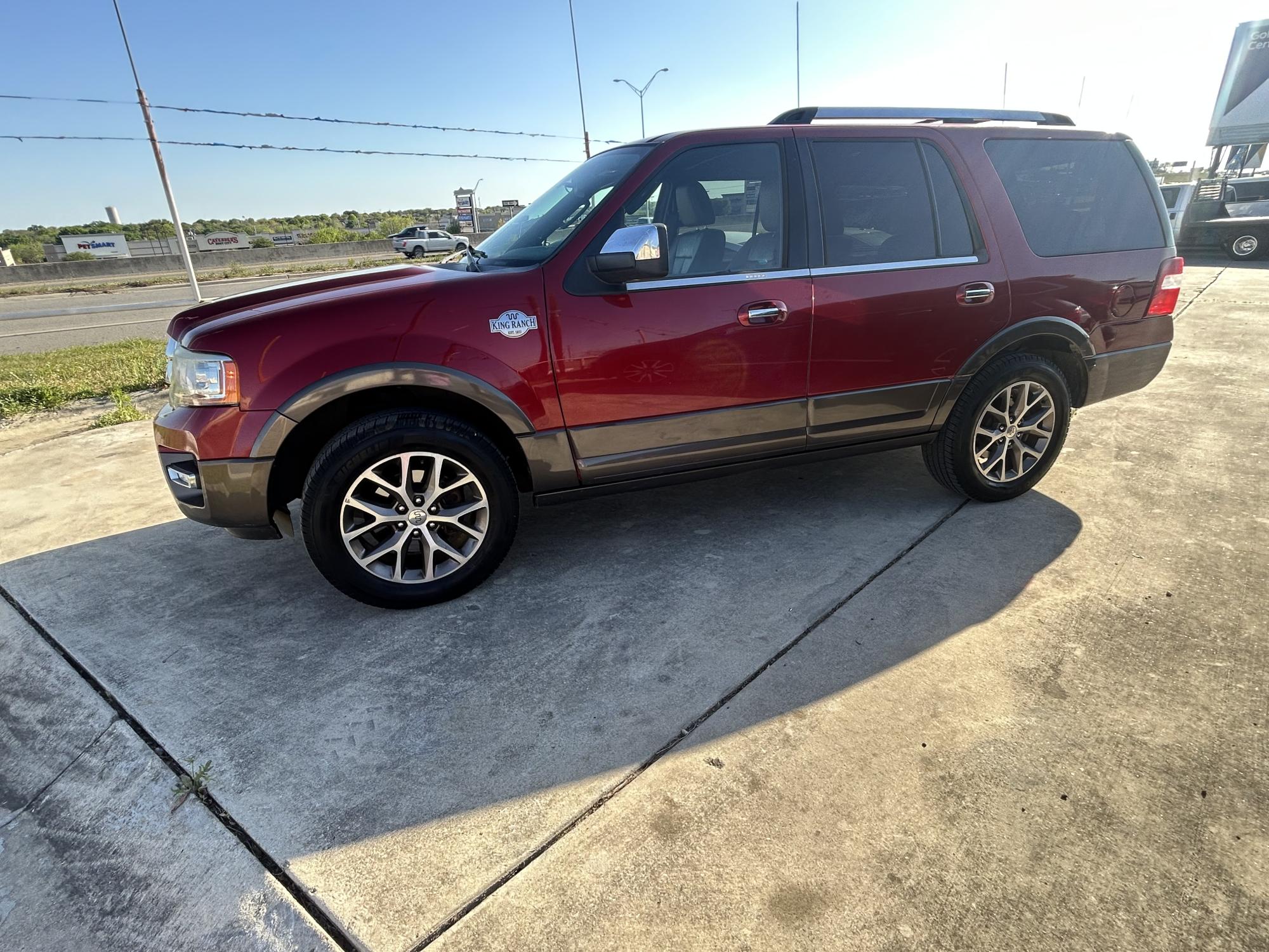 photo of 2017 Ford Expedition XLT 2WD