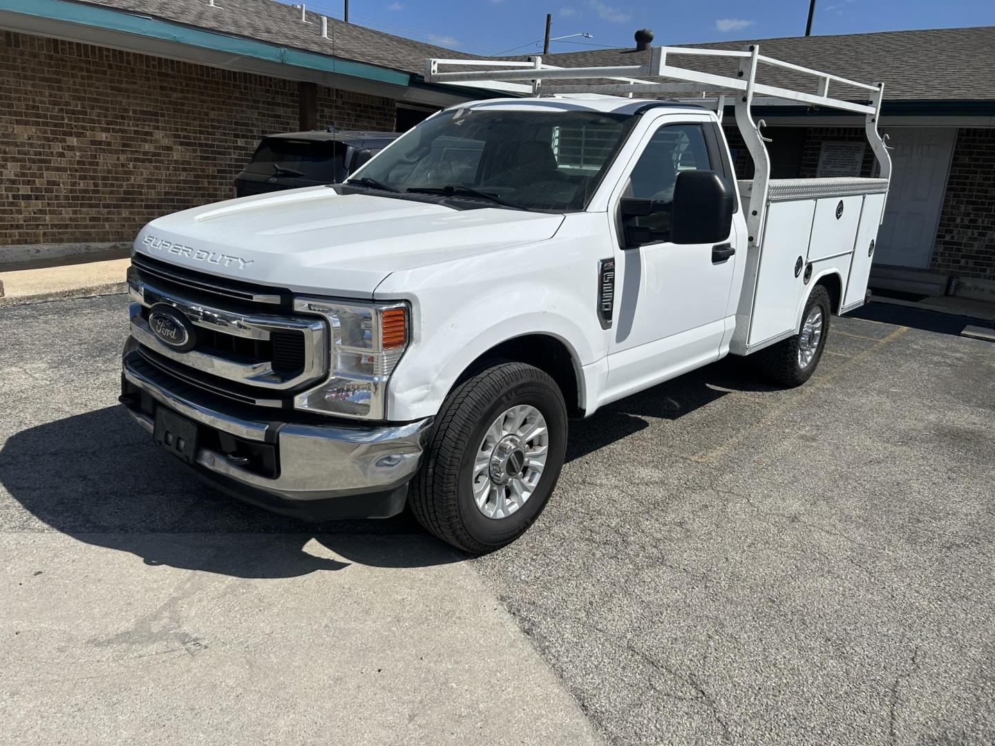 2021 Ford F-250 SD XL 2WD (1FDBF2A68ME) with an 6.2L V8 OHV 16V engine, 6A transmission, located at 1687 Business 35 S, New Braunfels, TX, 78130, (830) 625-7159, 29.655487, -98.051491 - Photo#0