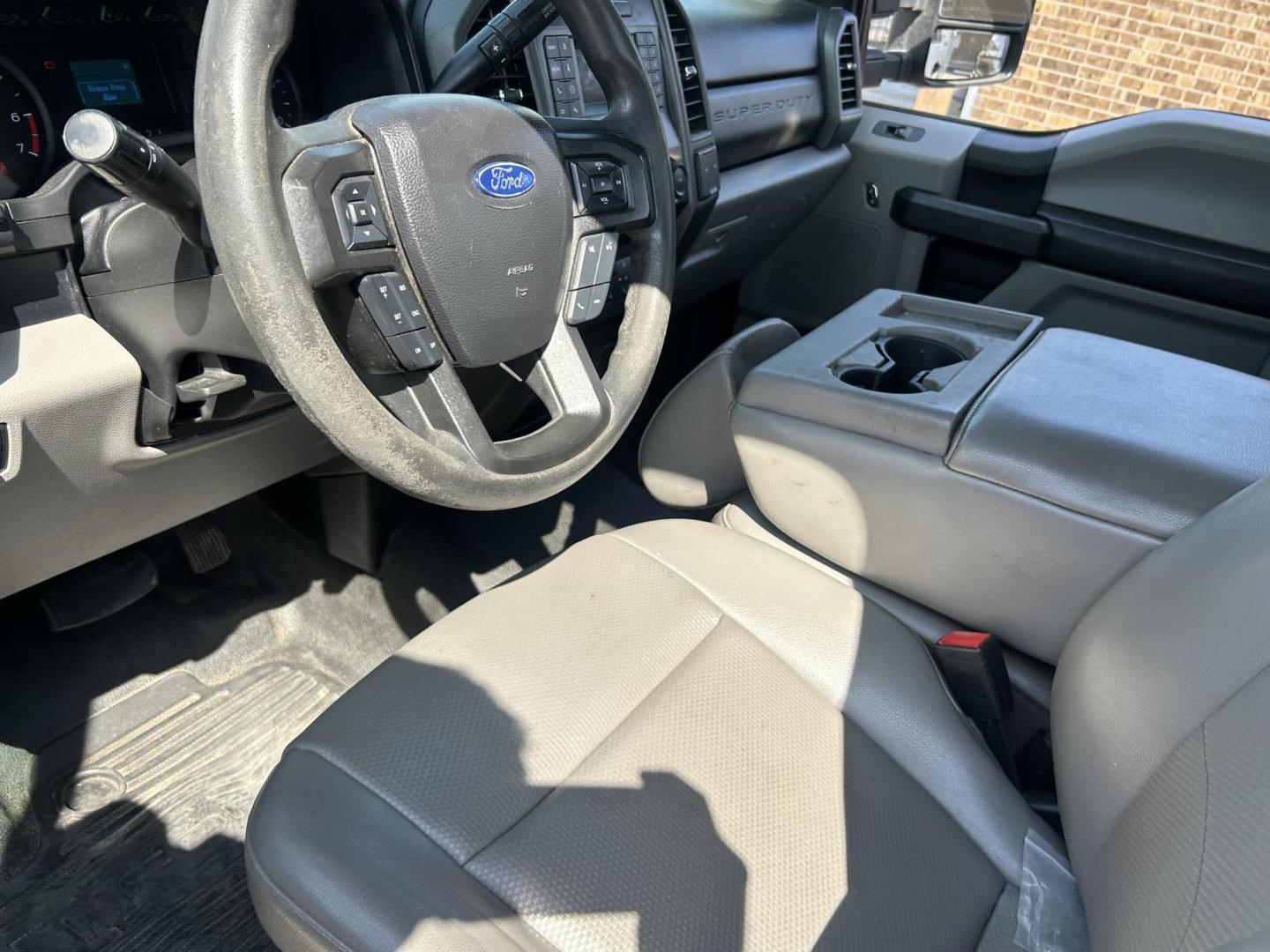 2021 Ford F-250 SD XL 2WD (1FDBF2A68ME) with an 6.2L V8 OHV 16V engine, 6A transmission, located at 1687 Business 35 S, New Braunfels, TX, 78130, (830) 625-7159, 29.655487, -98.051491 - Photo#4