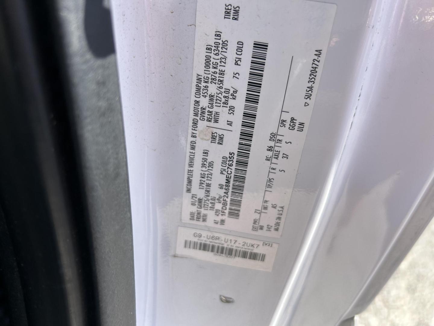 2021 Ford F-250 SD XL 2WD (1FDBF2A68ME) with an 6.2L V8 OHV 16V engine, 6A transmission, located at 1687 Business 35 S, New Braunfels, TX, 78130, (830) 625-7159, 29.655487, -98.051491 - Photo#6