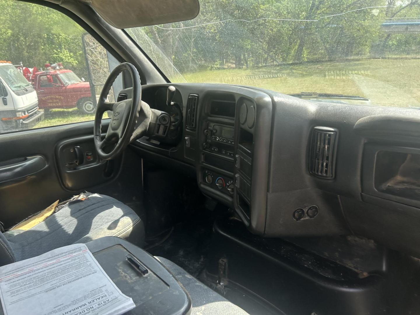 2006 White Chevrolet C6C042 - (1GBJ6C1376F) with an 7.8L L6 TURBO DIESEL engine, located at 1687 Business 35 S, New Braunfels, TX, 78130, (830) 625-7159, 29.655487, -98.051491 - Photo#3