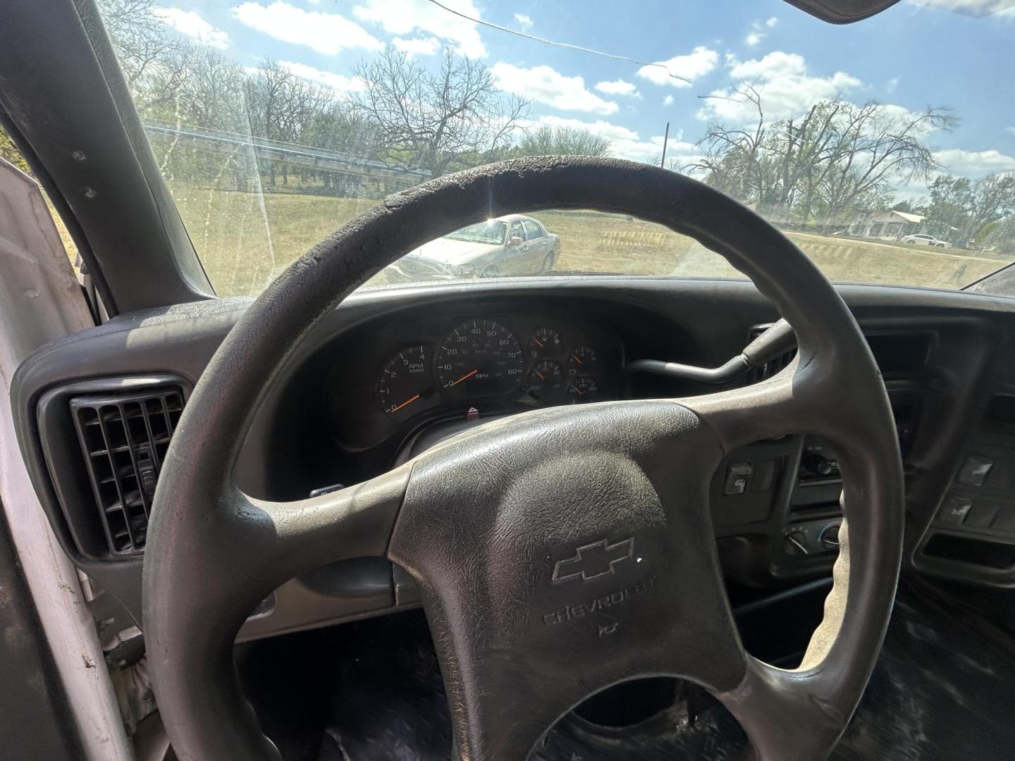 2006 White Chevrolet C6C042 - (1GBJ6C1376F) with an 7.8L L6 TURBO DIESEL engine, located at 1687 Business 35 S, New Braunfels, TX, 78130, (830) 625-7159, 29.655487, -98.051491 - Photo#8