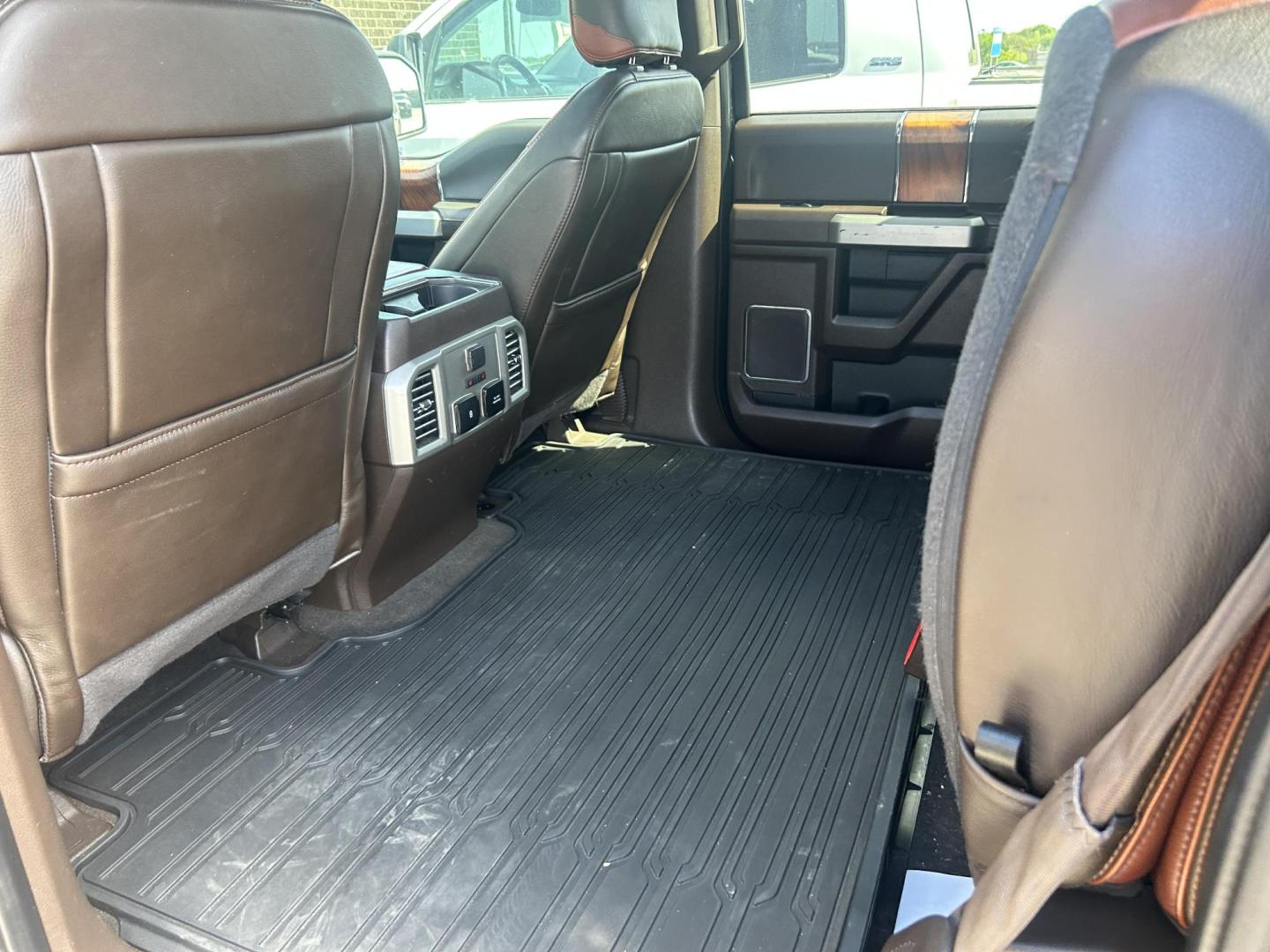 2019 Black Ford F-150 King Ranch SuperCrew 6.5-ft. Bed 4WD (1FTEW1E43KF) with an 3.5L V6 TURBO engine, 6A transmission, located at 1687 Business 35 S, New Braunfels, TX, 78130, (830) 625-7159, 29.655487, -98.051491 - Photo#8