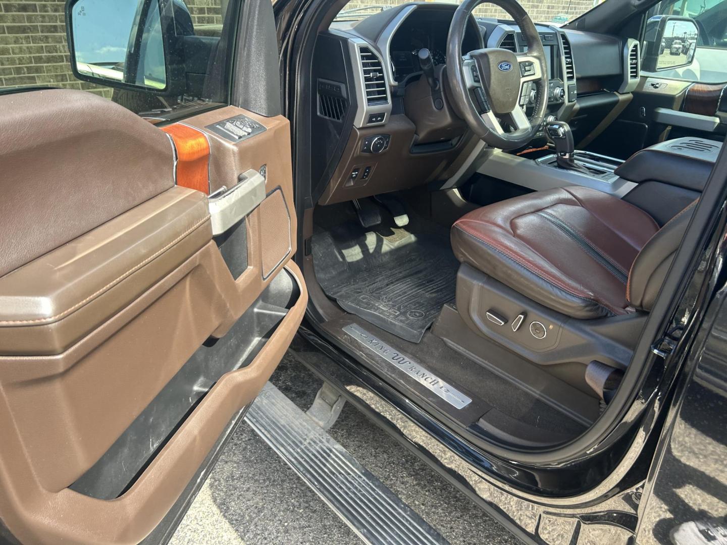 2019 Black Ford F-150 King Ranch SuperCrew 6.5-ft. Bed 4WD (1FTEW1E43KF) with an 3.5L V6 TURBO engine, 6A transmission, located at 1687 Business 35 S, New Braunfels, TX, 78130, (830) 625-7159, 29.655487, -98.051491 - Photo#9