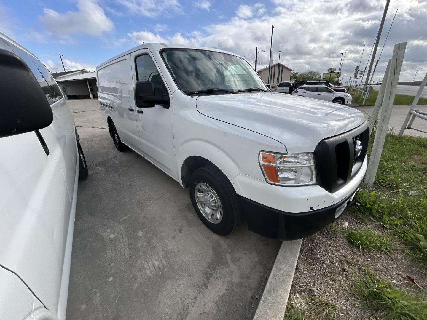 2017 White Nissan NV Cargo 1500 SV (1N6BF0KM7HN) with an 4.0L V6 engine, 5A transmission, located at 1687 Business 35 S, New Braunfels, TX, 78130, (830) 625-7159, 29.655487, -98.051491 - Photo#1