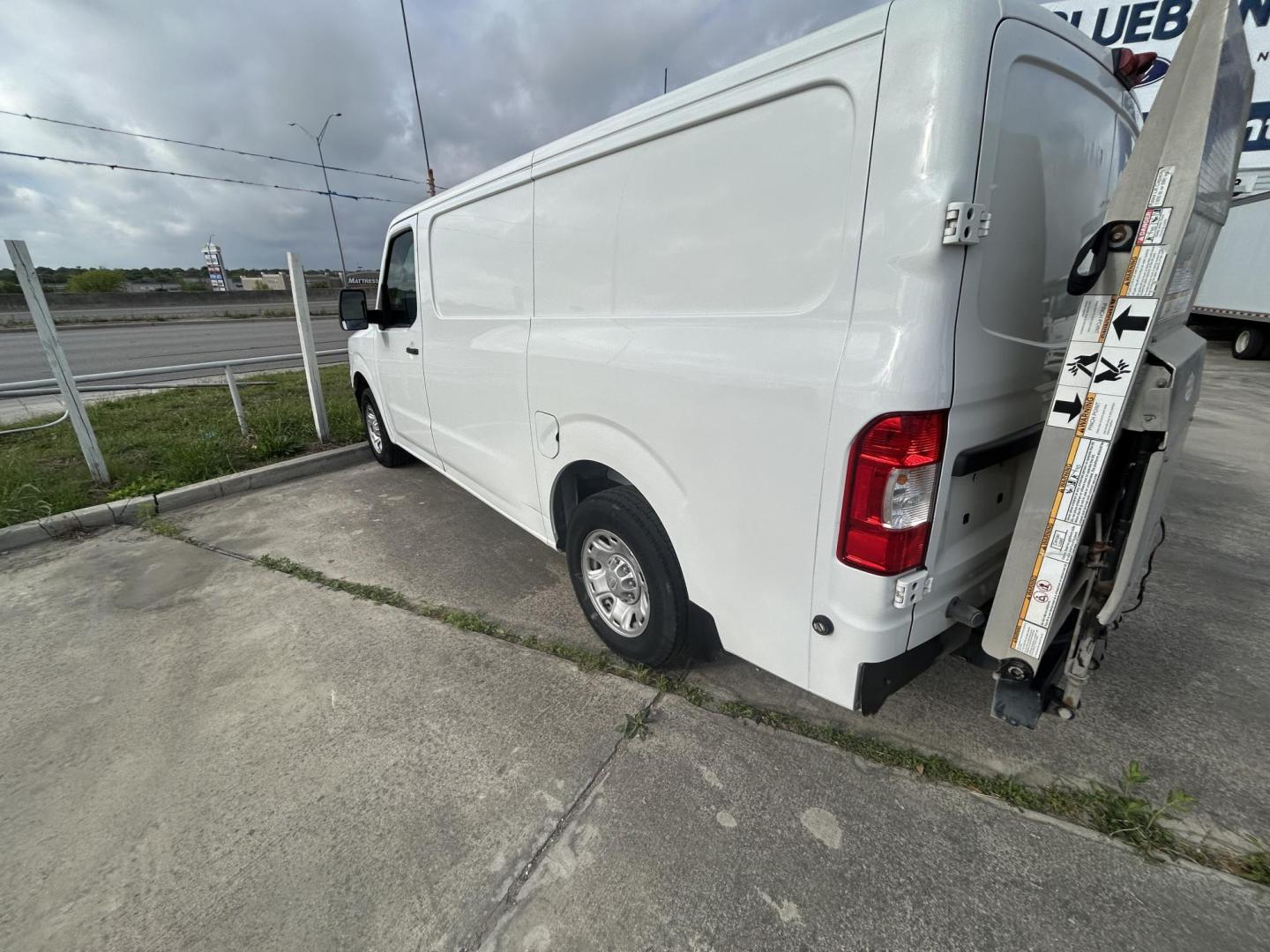 2017 White Nissan NV Cargo 1500 SV (1N6BF0KM7HN) with an 4.0L V6 engine, 5A transmission, located at 1687 Business 35 S, New Braunfels, TX, 78130, (830) 625-7159, 29.655487, -98.051491 - Photo#8