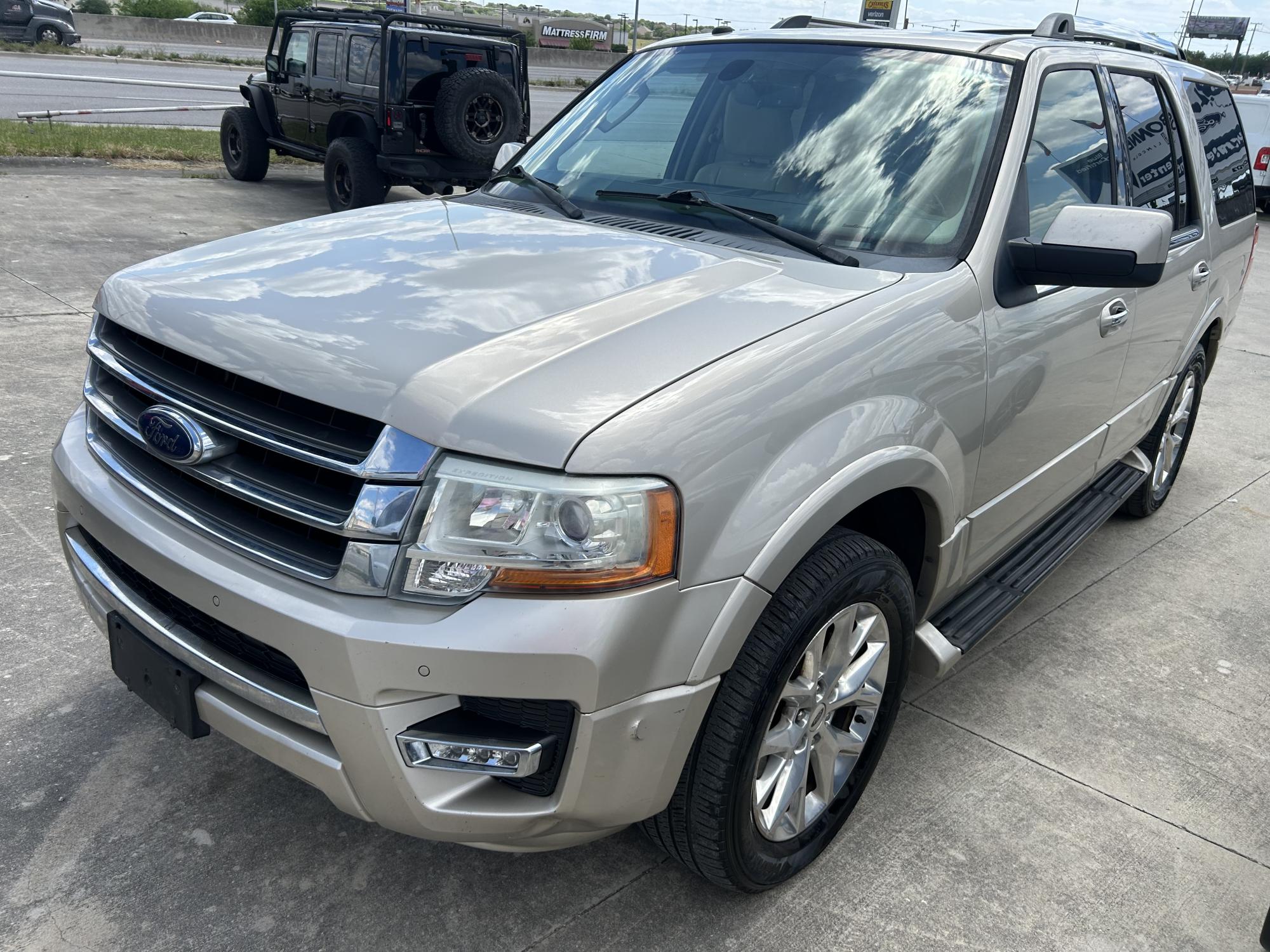 photo of 2017 Ford Expedition Limited 2WD