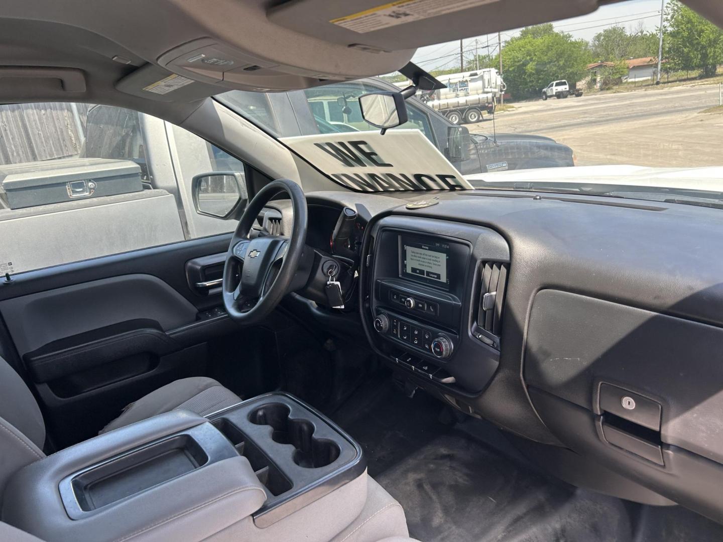 2019 White Chevrolet Silverado 1500 Work Truck Double Cab 2WD (2GCRCNEC8K1) with an 5.3L V8 OHV 16V engine, 6A transmission, located at 1687 Business 35 S, New Braunfels, TX, 78130, (830) 625-7159, 29.655487, -98.051491 - Photo#3