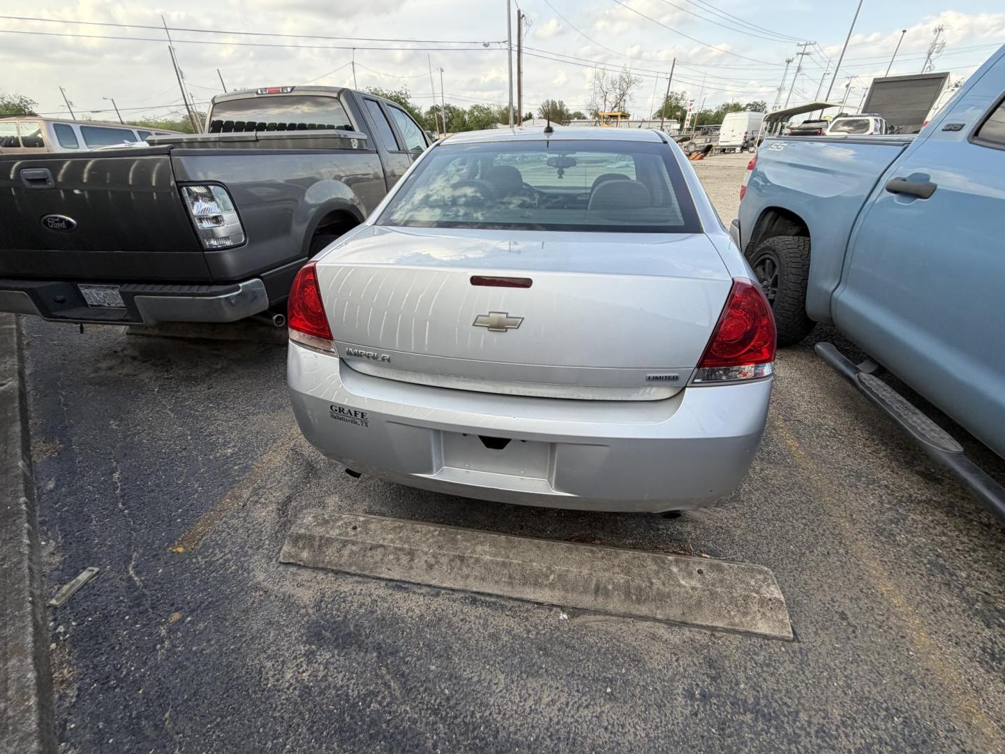 2014 Chevrolet Impala LS (2G1WA5E39E1) with an 3.6L V6 DOHC 16V FFV engine, 6-Speed Automatic transmission, located at 1687 Business 35 S, New Braunfels, TX, 78130, (830) 625-7159, 29.655487, -98.051491 - Photo#6