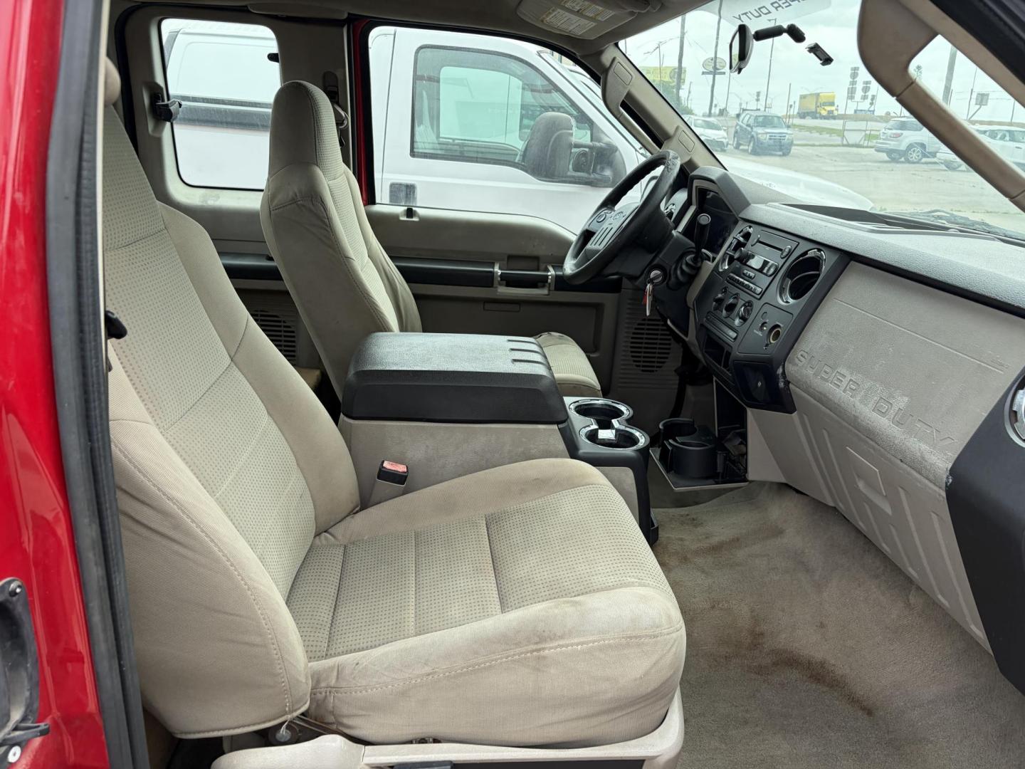 2008 Red Ford F-250 SD XL SuperCab 2WD (1FDSX20518E) with an 5.4L V8 SOHC 16V engine, located at 1687 Business 35 S, New Braunfels, TX, 78130, (830) 625-7159, 29.655487, -98.051491 - Photo#2