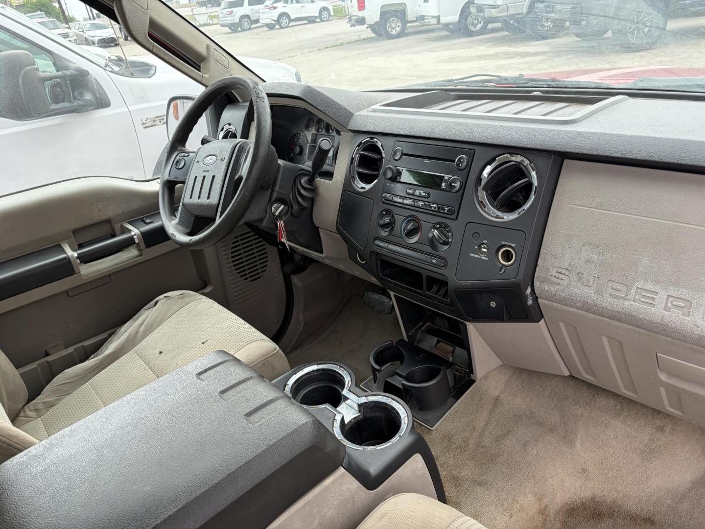 2008 Red Ford F-250 SD XL SuperCab 2WD (1FDSX20518E) with an 5.4L V8 SOHC 16V engine, located at 1687 Business 35 S, New Braunfels, TX, 78130, (830) 625-7159, 29.655487, -98.051491 - Photo#3