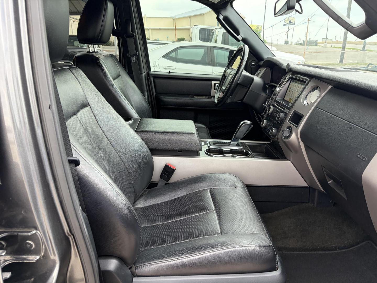 2017 Gray Ford Expedition EL Limited 2WD (1FMJK1KT7HE) with an 3.5L V6 DOHC 24V FFV engine, 6A transmission, located at 1687 Business 35 S, New Braunfels, TX, 78130, (830) 625-7159, 29.655487, -98.051491 - Photo#2