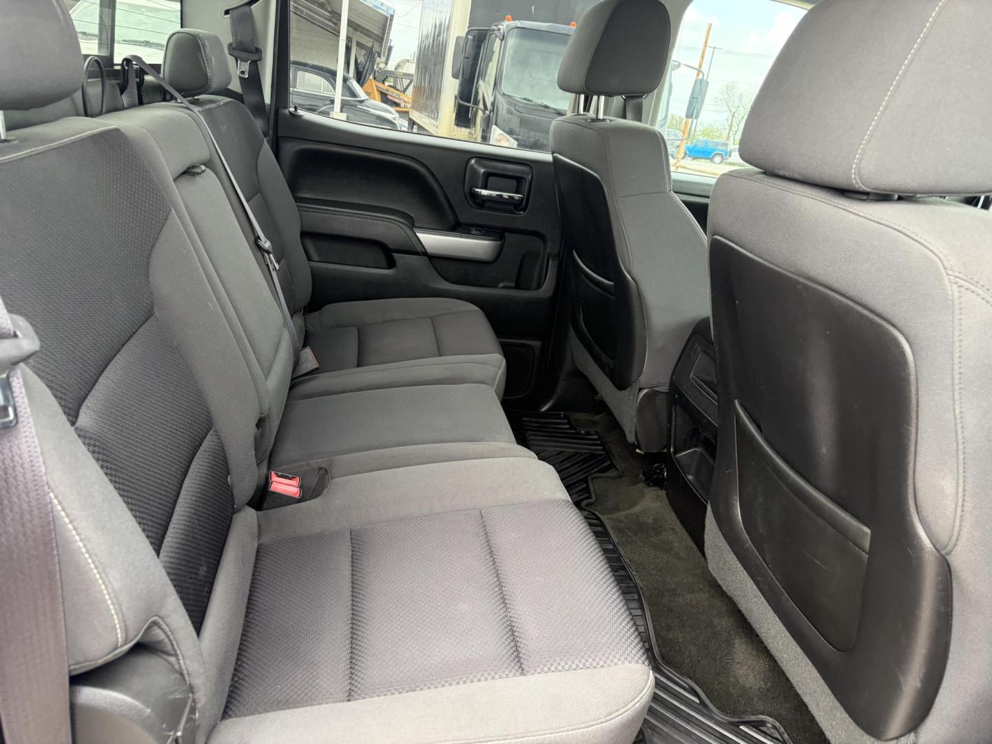 2015 Black Chevrolet Silverado 2500HD LT Crew Cab 6.5ft 4WD (1GC1KVEG5FF) with an 6.0L V8 OHV 16V FFV engine, 6-Speed Automatic transmission, located at 1687 Business 35 S, New Braunfels, TX, 78130, (830) 625-7159, 29.655487, -98.051491 - Photo#4