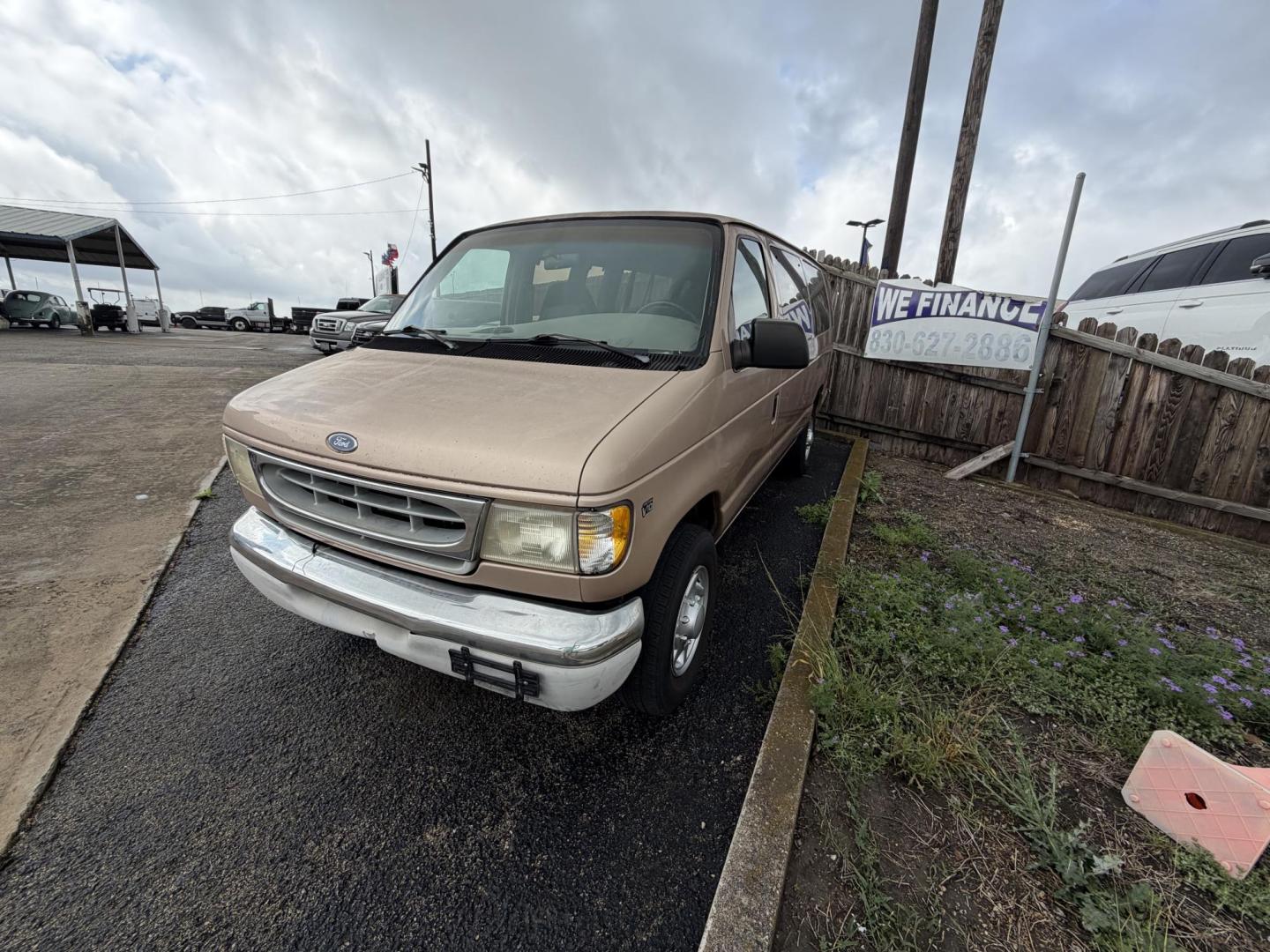 1997 Ford Club Wagon XL Super (1FBJS31S1VH) with an 6.8L V10 SOHC 20V engine, 4-Speed Automatic Overdrive transmission, located at 1687 Business 35 S, New Braunfels, TX, 78130, (830) 625-7159, 29.655487, -98.051491 - Photo#0