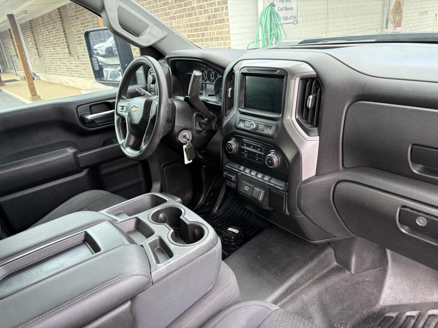 2020 Black Chevrolet Silverado 2500HD Work Truck Crew Cab Short Box 4WD (1GC4YLEY5LF) with an 6.6L V8 OHV 16V DIESEL engine, 6A transmission, located at 1687 Business 35 S, New Braunfels, TX, 78130, (830) 625-7159, 29.655487, -98.051491 - Photo#5