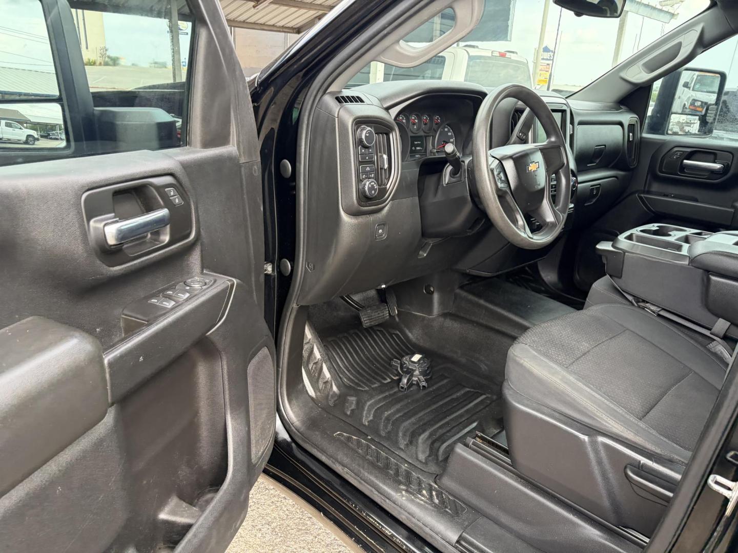 2020 Black Chevrolet Silverado 2500HD Work Truck Crew Cab Short Box 4WD (1GC4YLEY5LF) with an 6.6L V8 OHV 16V DIESEL engine, 6A transmission, located at 1687 Business 35 S, New Braunfels, TX, 78130, (830) 625-7159, 29.655487, -98.051491 - Photo#8