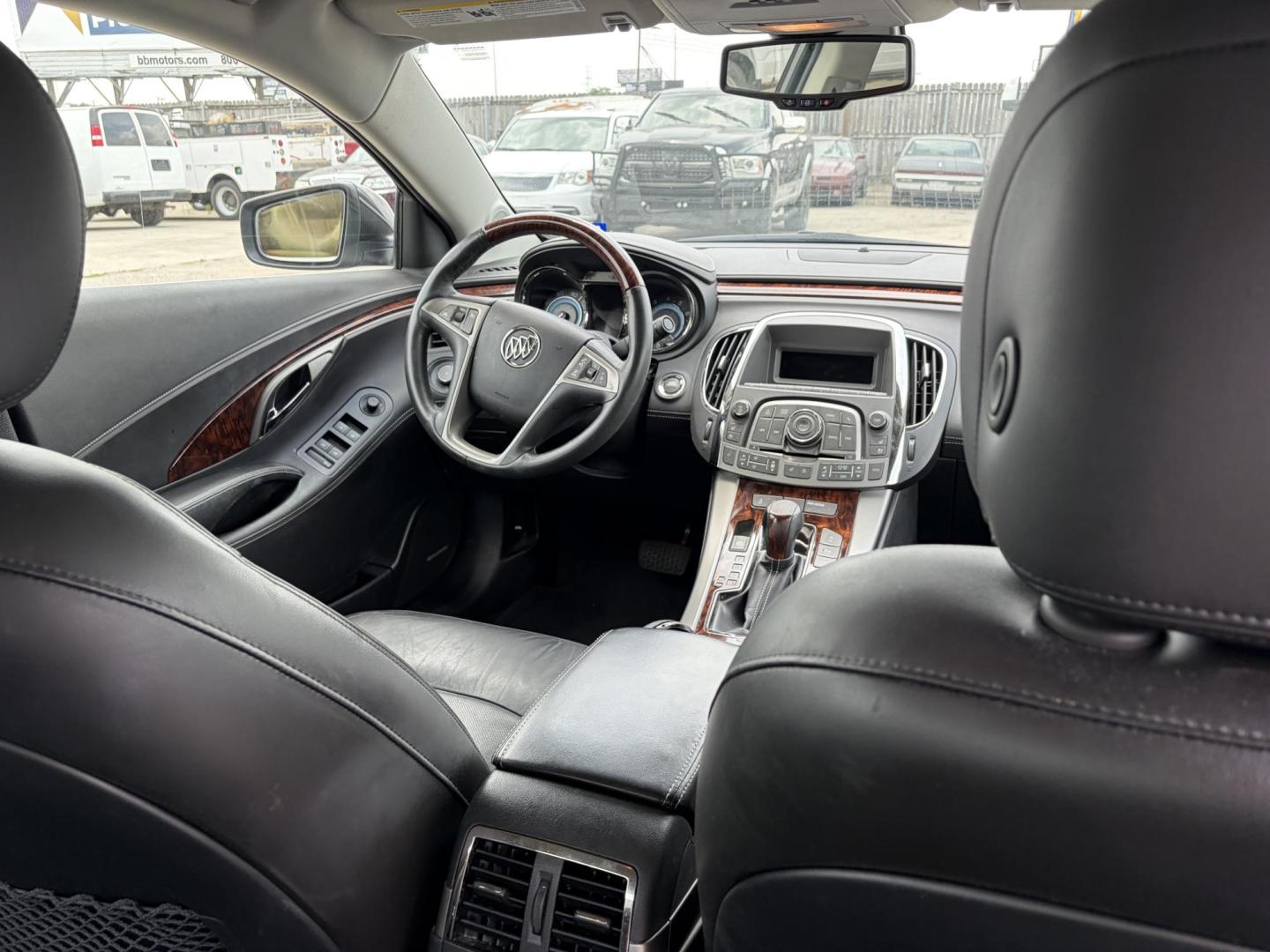 2011 Black Buick LaCrosse CXS (1G4GE5GD7BF) with an 3.6L V6 DOHC 24V engine, 6-Speed Automatic Overdrive transmission, located at 1687 Business 35 S, New Braunfels, TX, 78130, (830) 625-7159, 29.655487, -98.051491 - Photo#5