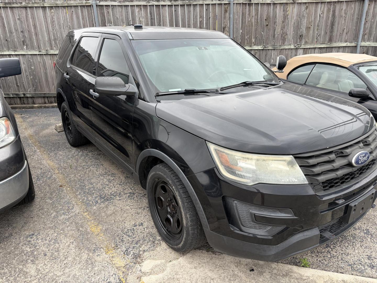 2017 Black Ford Explorer Police 4WD (1FM5K8AR8HG) with an 3.7L V6 DOHC 24V engine, 6A transmission, located at 1687 Business 35 S, New Braunfels, TX, 78130, (830) 625-7159, 29.655487, -98.051491 - Photo#1