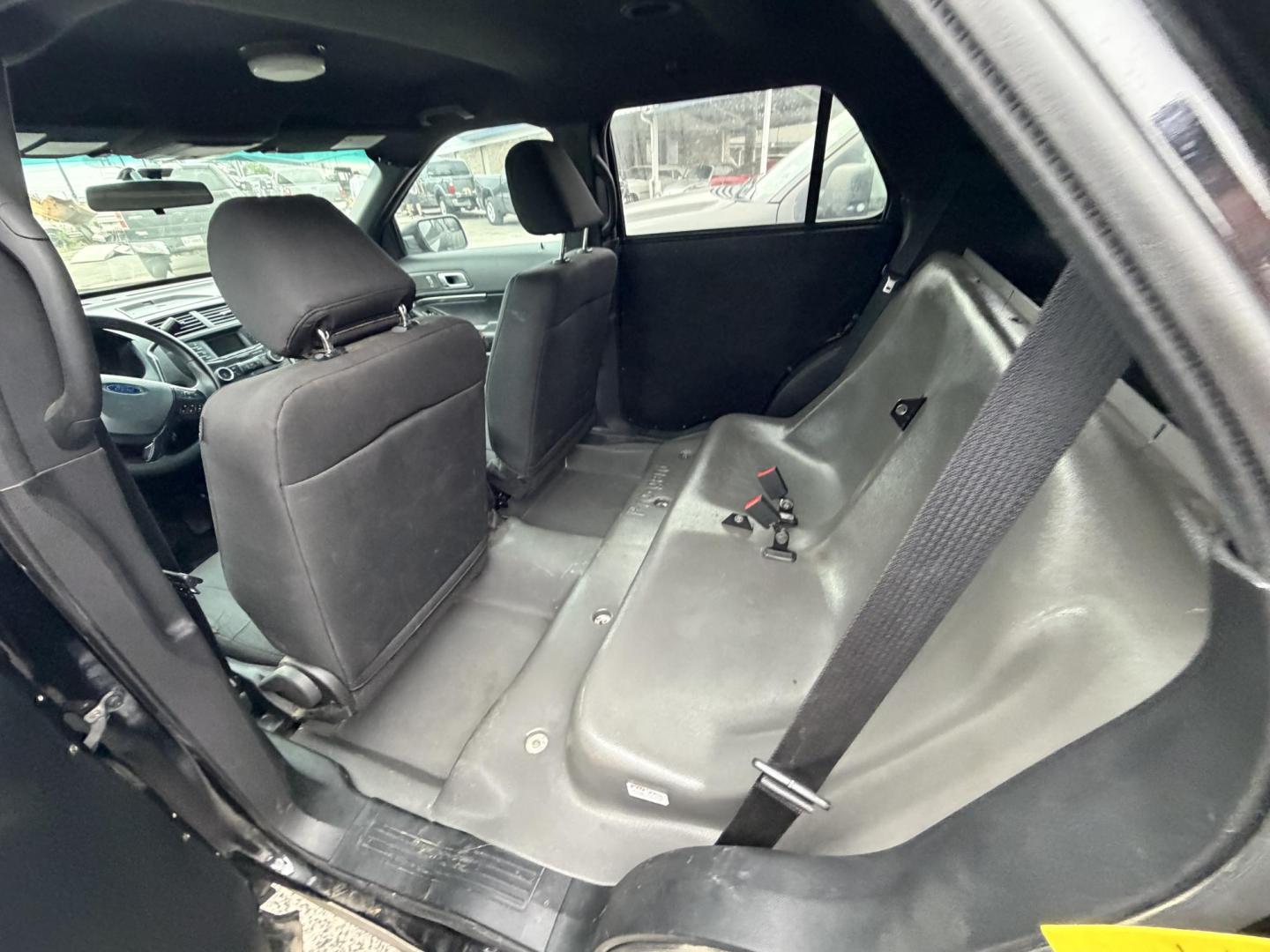 2017 Black Ford Explorer Police 4WD (1FM5K8AR8HG) with an 3.7L V6 DOHC 24V engine, 6A transmission, located at 1687 Business 35 S, New Braunfels, TX, 78130, (830) 625-7159, 29.655487, -98.051491 - Photo#6