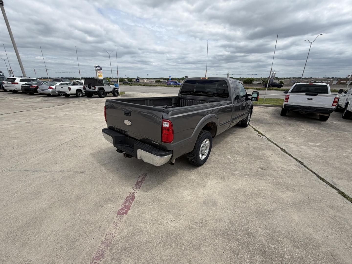 2012 Gray Ford F-250 SD Lariat SuperCab 2WD (1FT7X2A6XCE) with an 6.2L V8 OHV 16V engine, 6-Speed Automatic transmission, located at 1687 Business 35 S, New Braunfels, TX, 78130, (830) 625-7159, 29.655487, -98.051491 - Photo#6