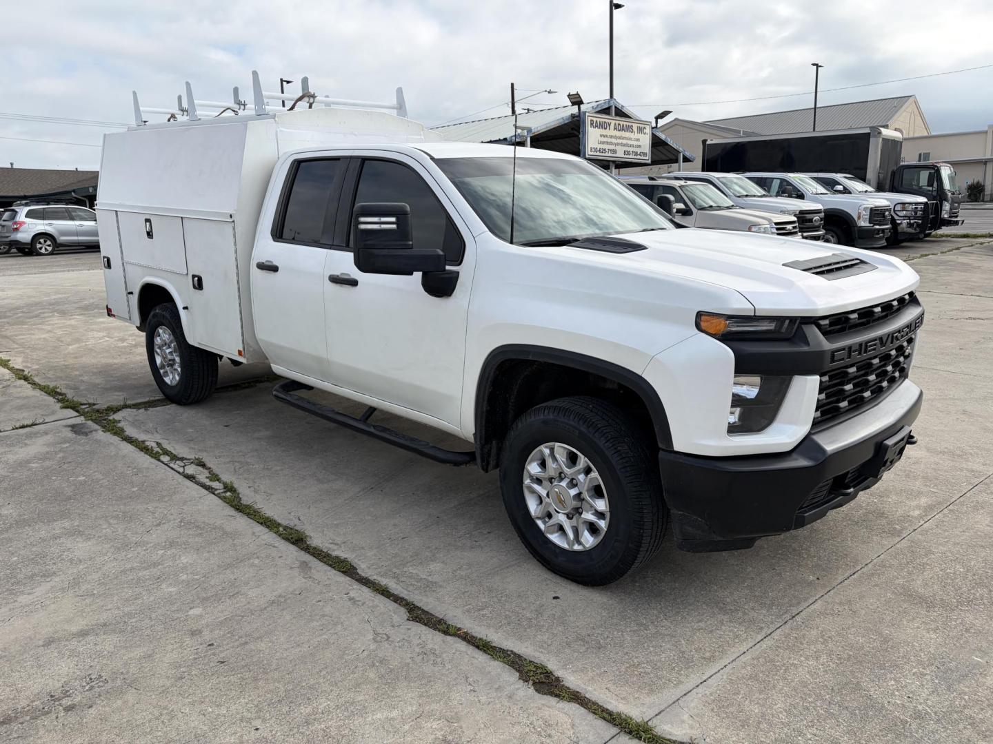 2021 Chevrolet Silverado 3500HD Work Truck Double Cab 2WD (1GB5WRE77MF) with an 6.6L V8 OHV 32V engine, 6A transmission, located at 1687 Business 35 S, New Braunfels, TX, 78130, (830) 625-7159, 29.655487, -98.051491 - Photo#1