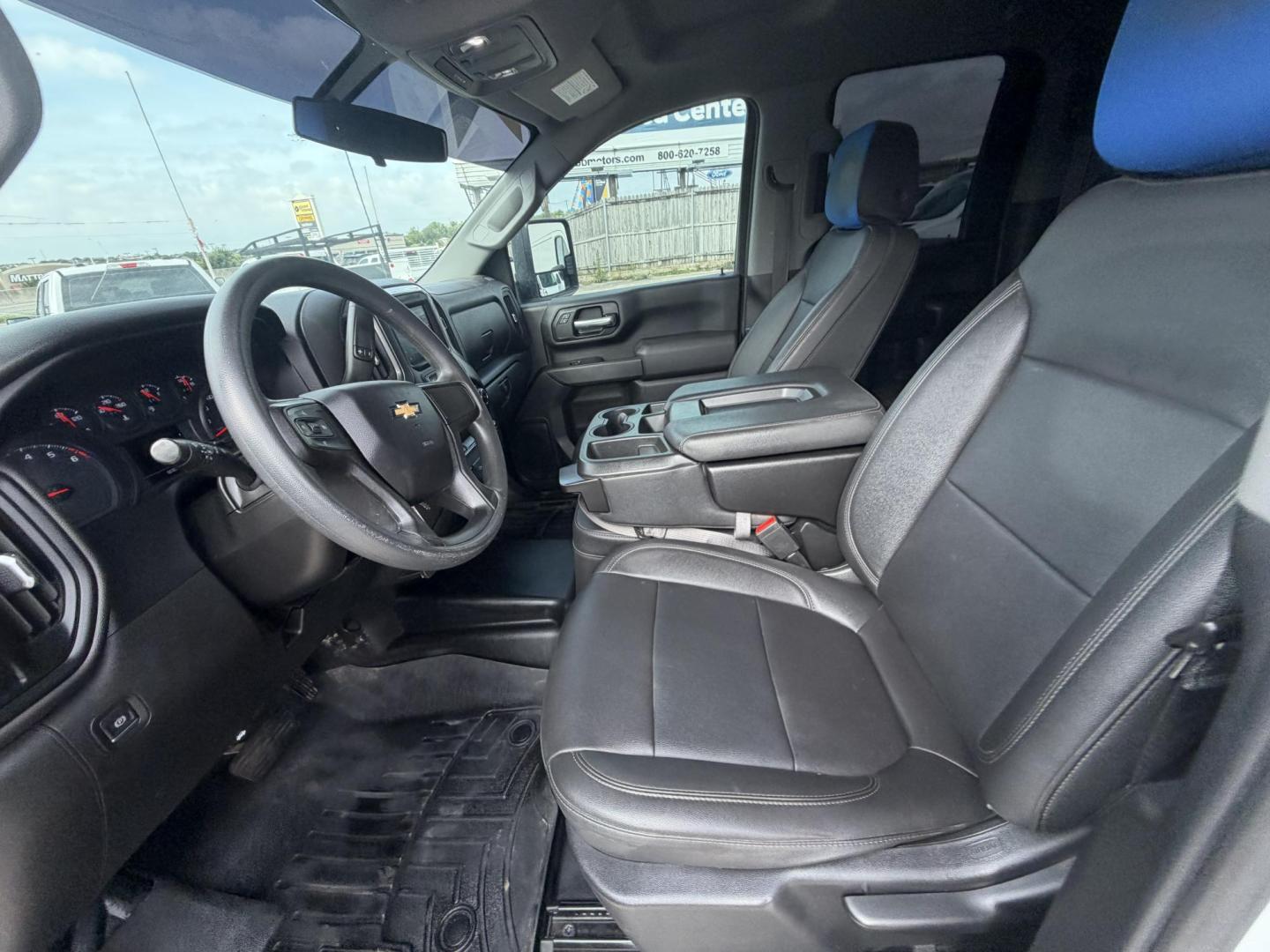 2021 Chevrolet Silverado 3500HD Work Truck Double Cab 2WD (1GB5WRE77MF) with an 6.6L V8 OHV 32V engine, 6A transmission, located at 1687 Business 35 S, New Braunfels, TX, 78130, (830) 625-7159, 29.655487, -98.051491 - Photo#12