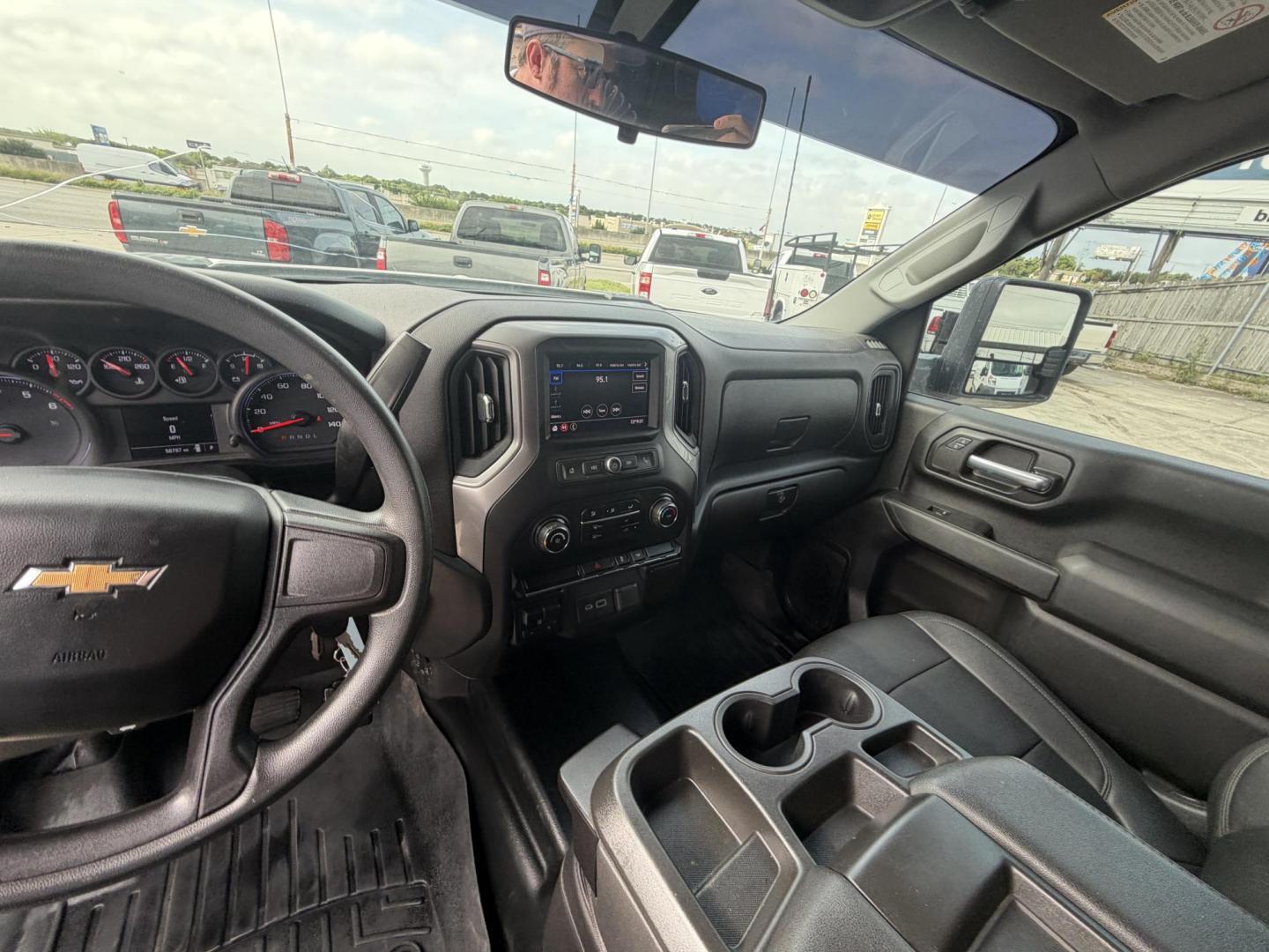2021 Chevrolet Silverado 3500HD Work Truck Double Cab 2WD (1GB5WRE77MF) with an 6.6L V8 OHV 32V engine, 6A transmission, located at 1687 Business 35 S, New Braunfels, TX, 78130, (830) 625-7159, 29.655487, -98.051491 - Photo#14