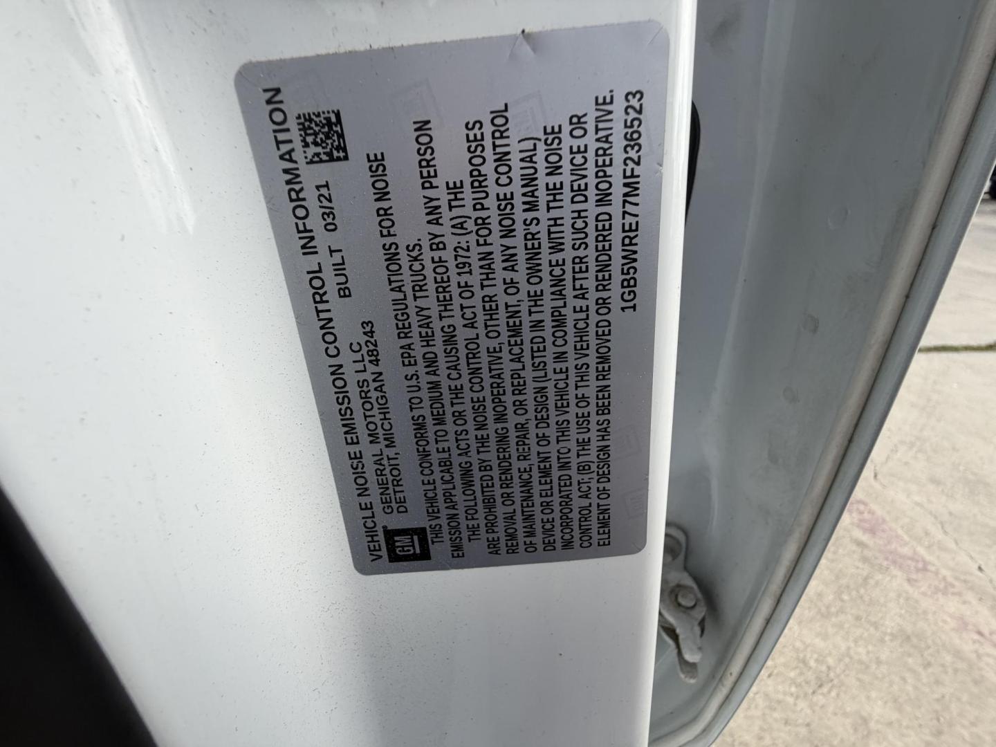 2021 Chevrolet Silverado 3500HD Work Truck Double Cab 2WD (1GB5WRE77MF) with an 6.6L V8 OHV 32V engine, 6A transmission, located at 1687 Business 35 S, New Braunfels, TX, 78130, (830) 625-7159, 29.655487, -98.051491 - Photo#15