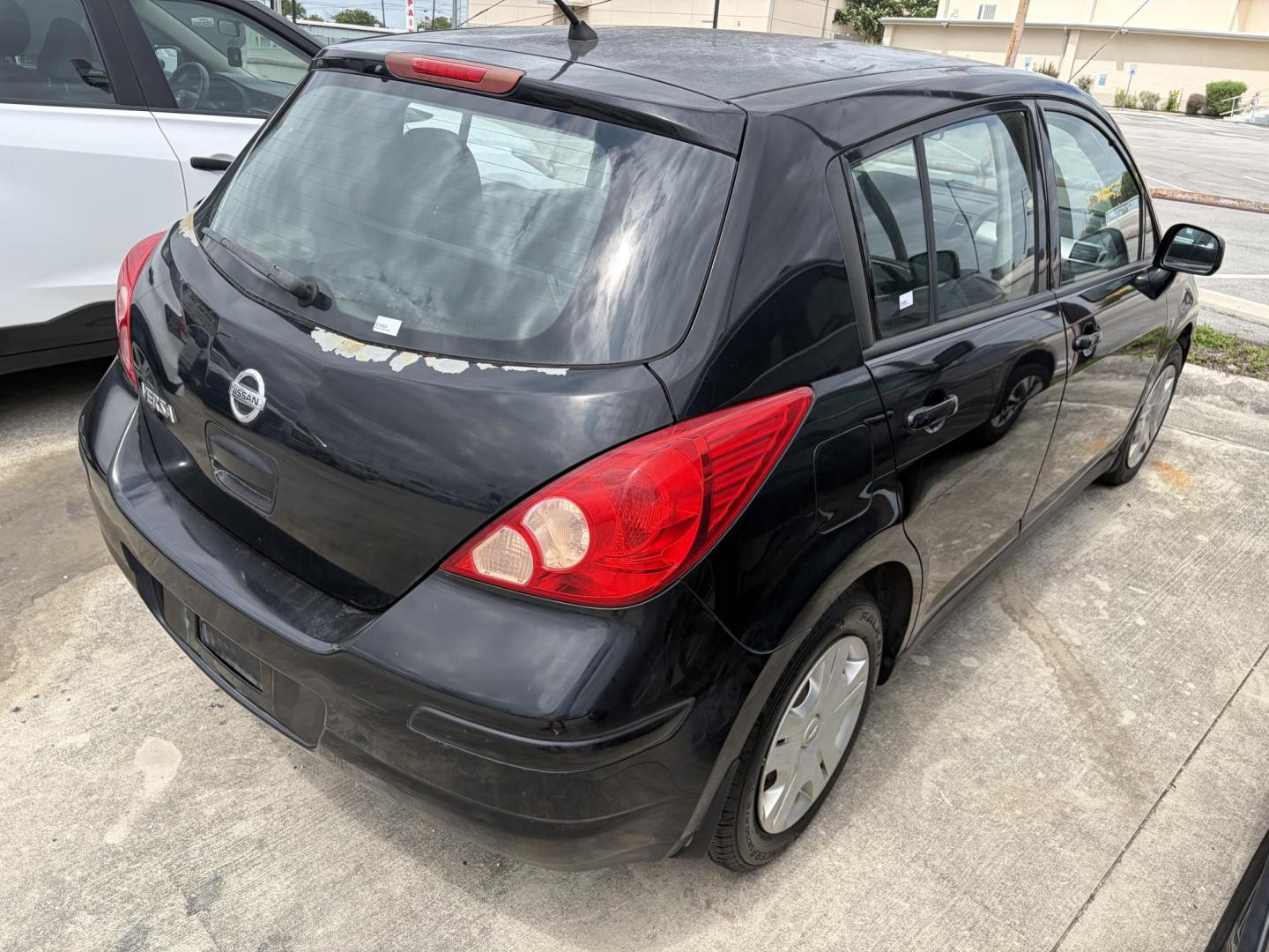 2011 Black Nissan Versa 1.8 S Hatchback (3N1BC1CP1BL) with an 1.8L L4 DOHC 16V engine, located at 1687 Business 35 S, New Braunfels, TX, 78130, (830) 625-7159, 29.655487, -98.051491 - Photo#5